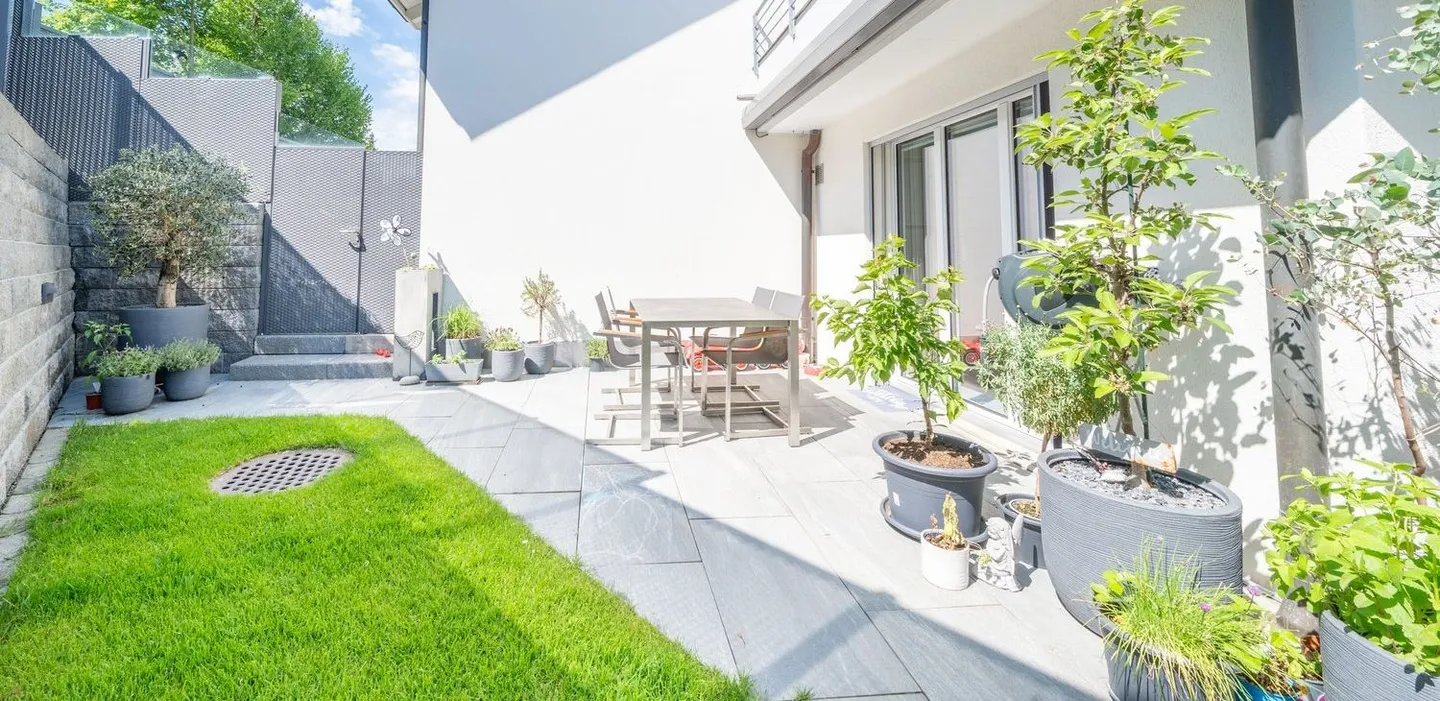 Modern and well-maintained - Attractive family house in a popular residential area - Photo 5 of 9
