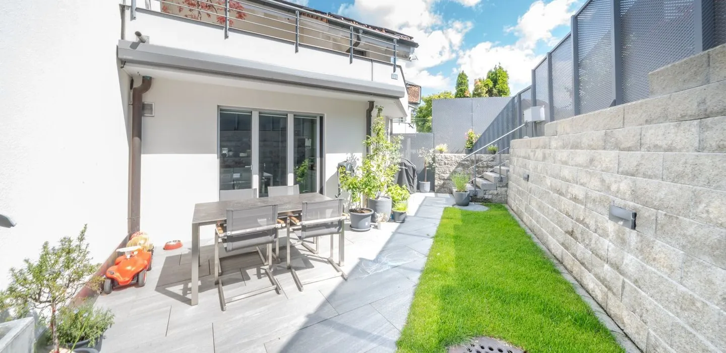 Modern and well-maintained - Attractive family house in a popular residential area - Photo 6 of 9
