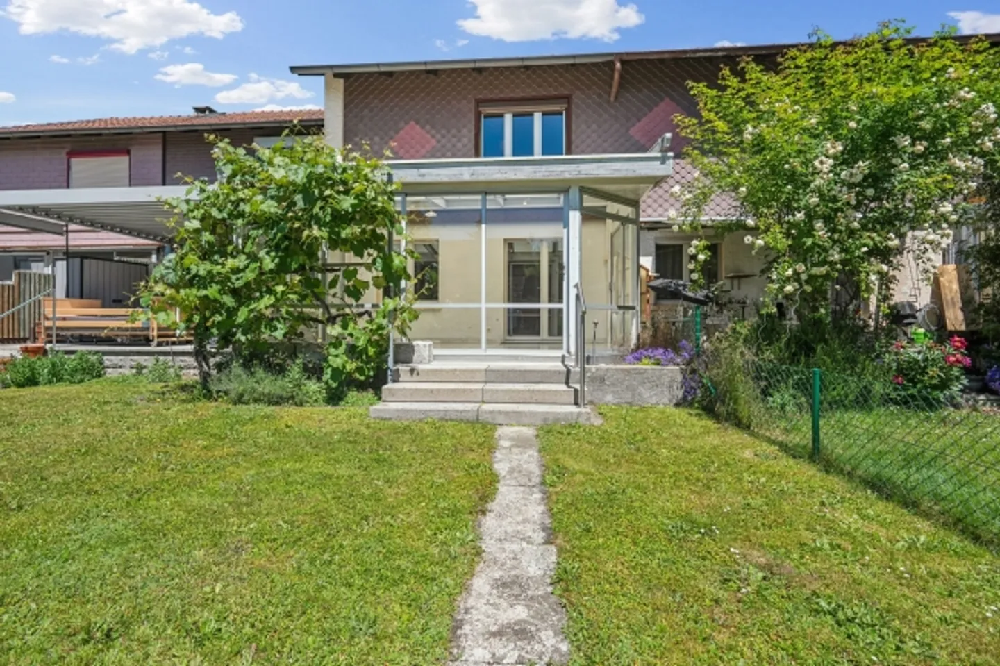 Charmante maison de ville de 3,5 pièces à Aarau Rohr - Photo 1 sur 13