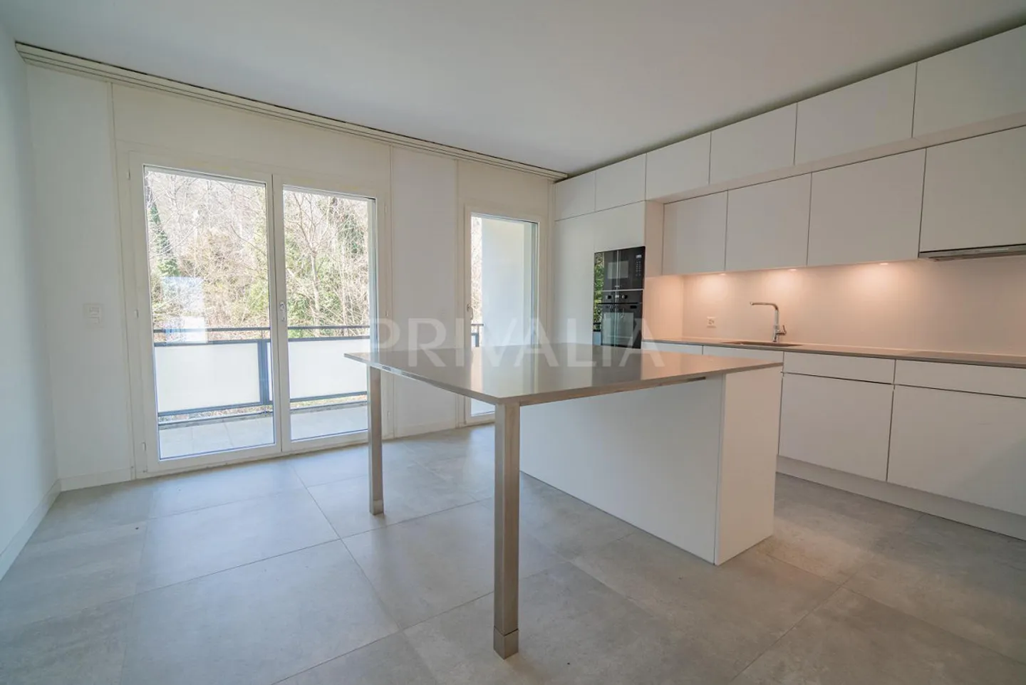 Apartment for rent - Photo 3 of 11