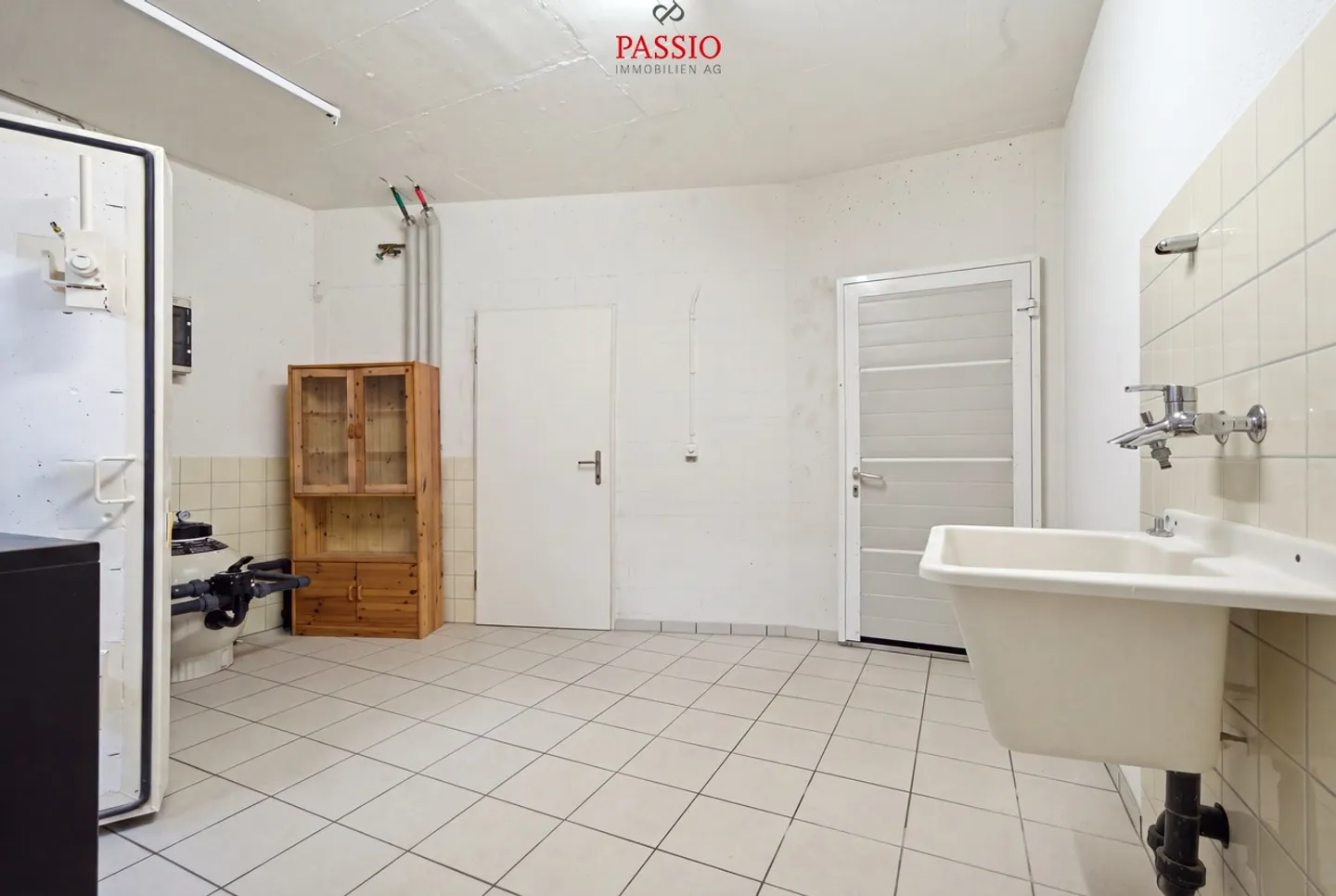 9-Room Villa with Tower and Dreamy Garden with Pool - Photo 35 of 47
