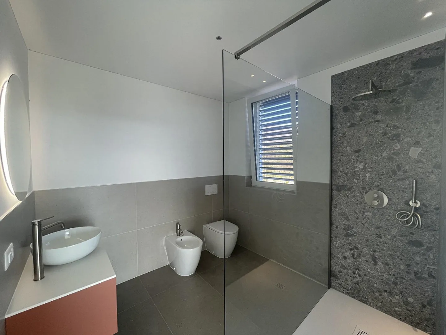 NEW AND EXTRAORDINARY 3.5 APARTMENT WITH BREATHTAKING VIEW - Photo 9 of 13