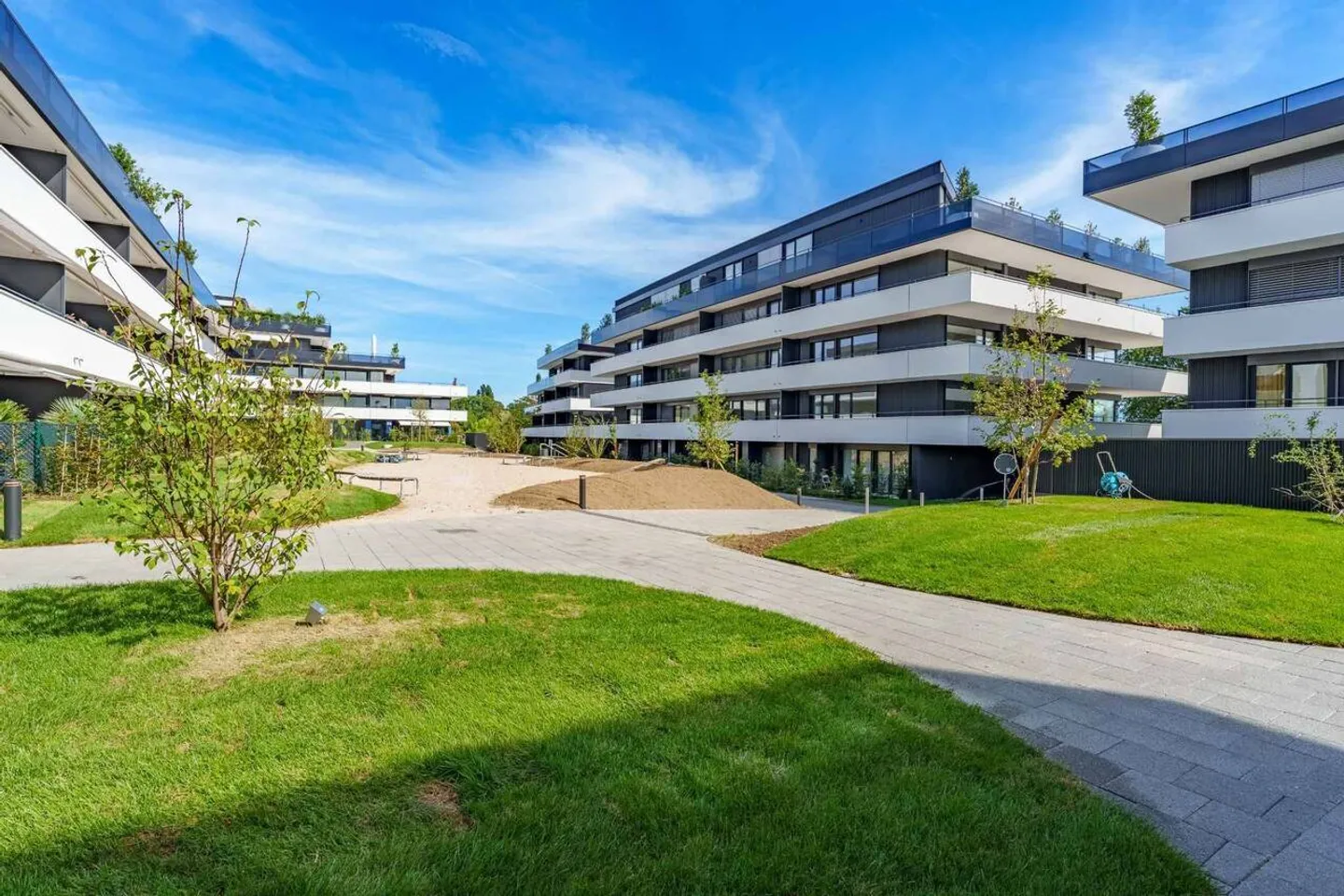 Joyau Architectural dans un Cadre Majestueux - Photo 11 sur 12