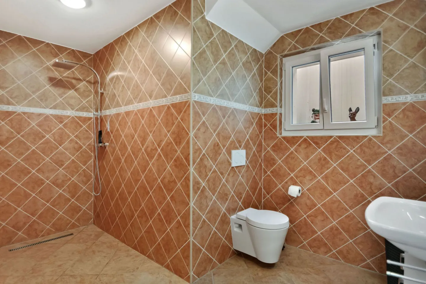Villa moderna con piscina - Foto 14 di 15