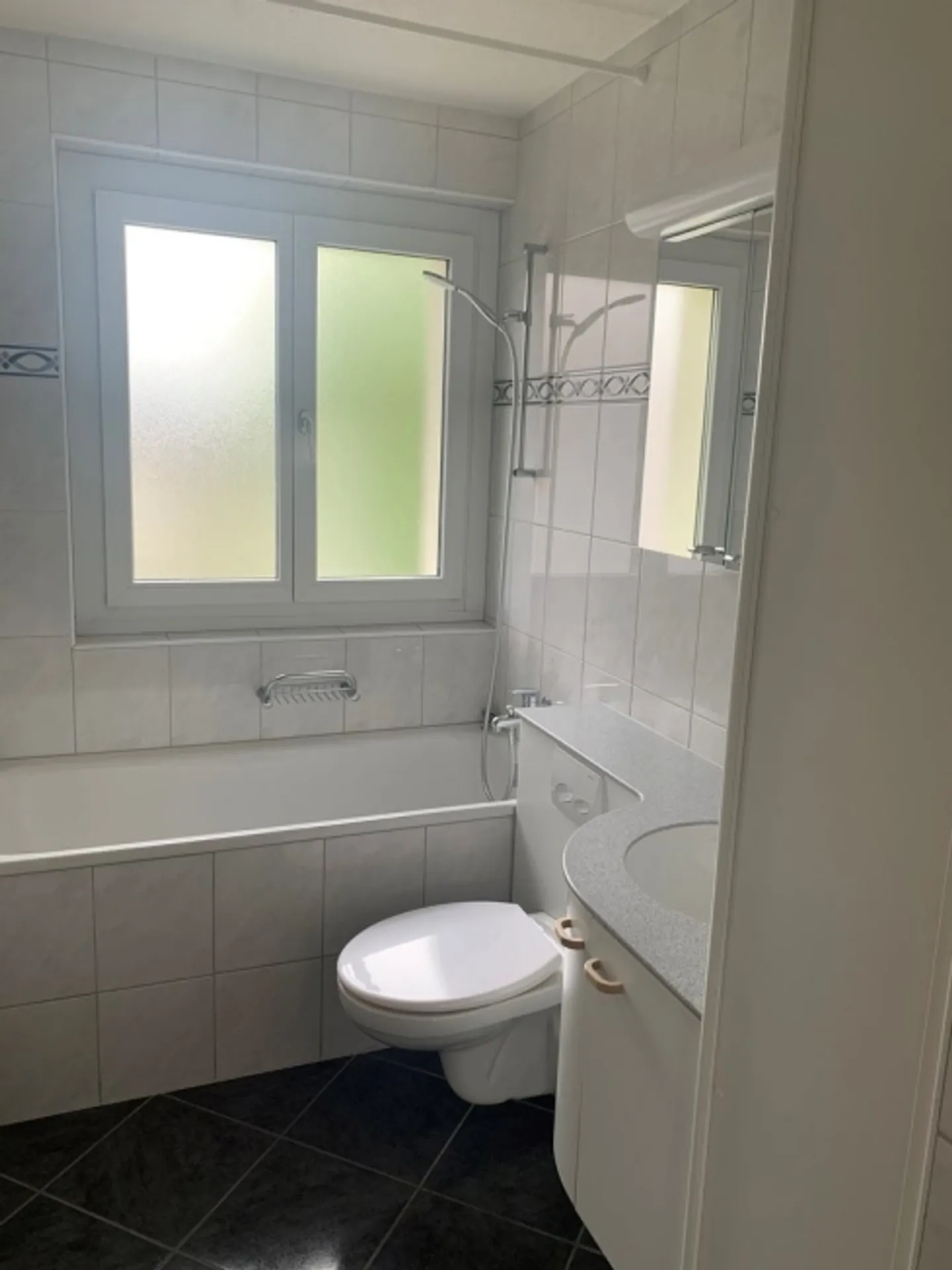 Apartment for rent - Photo 3 of 8