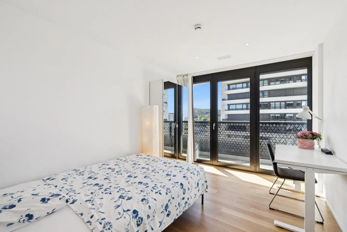 Möbliertes Zimmer im Three Point Tower - Foto 8 von 13