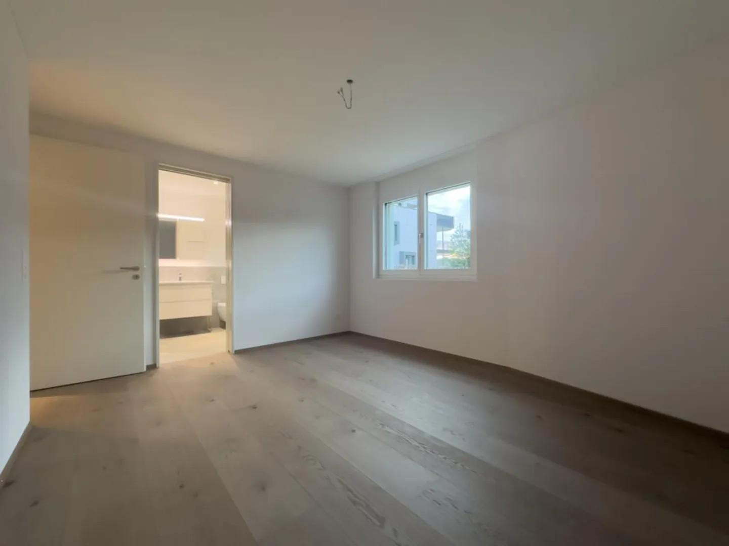 Charming garden apartment with spacious seating area - Photo 6 of 8