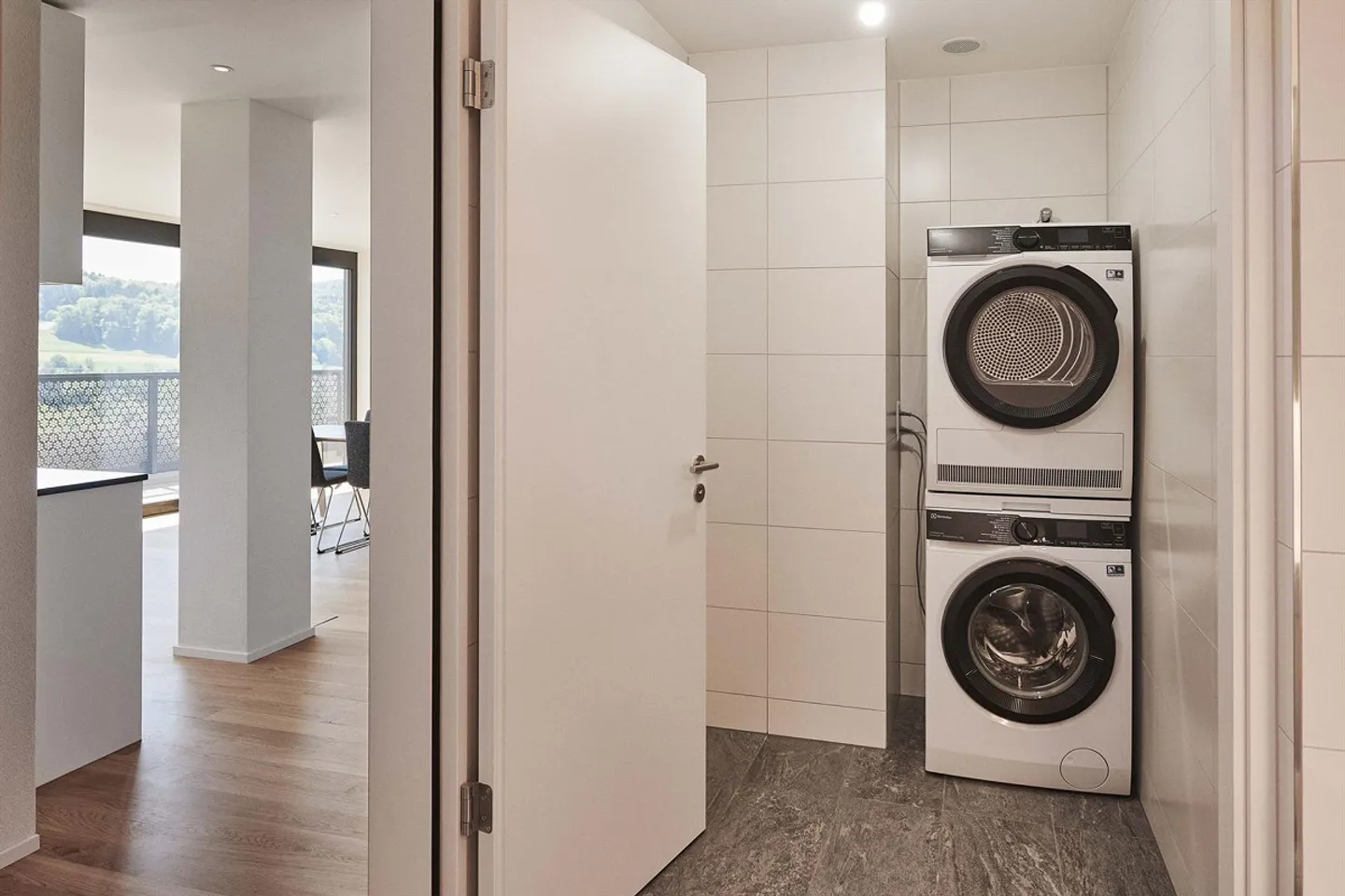 Möbliertes Zimmer im Three Point Tower - Foto 6 von 13