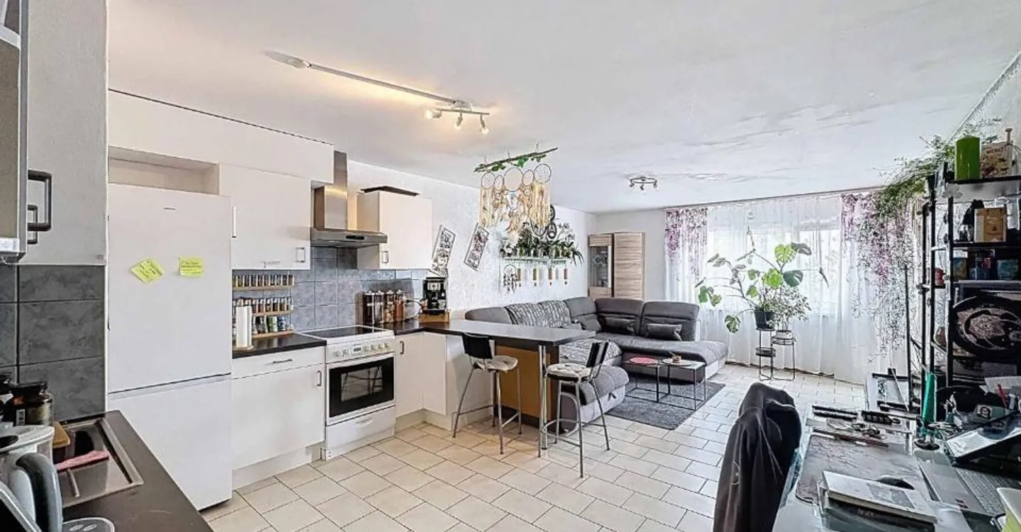 Elegant 2.5 rooms with balcony in a peaceful setting - Photo 2 of 5