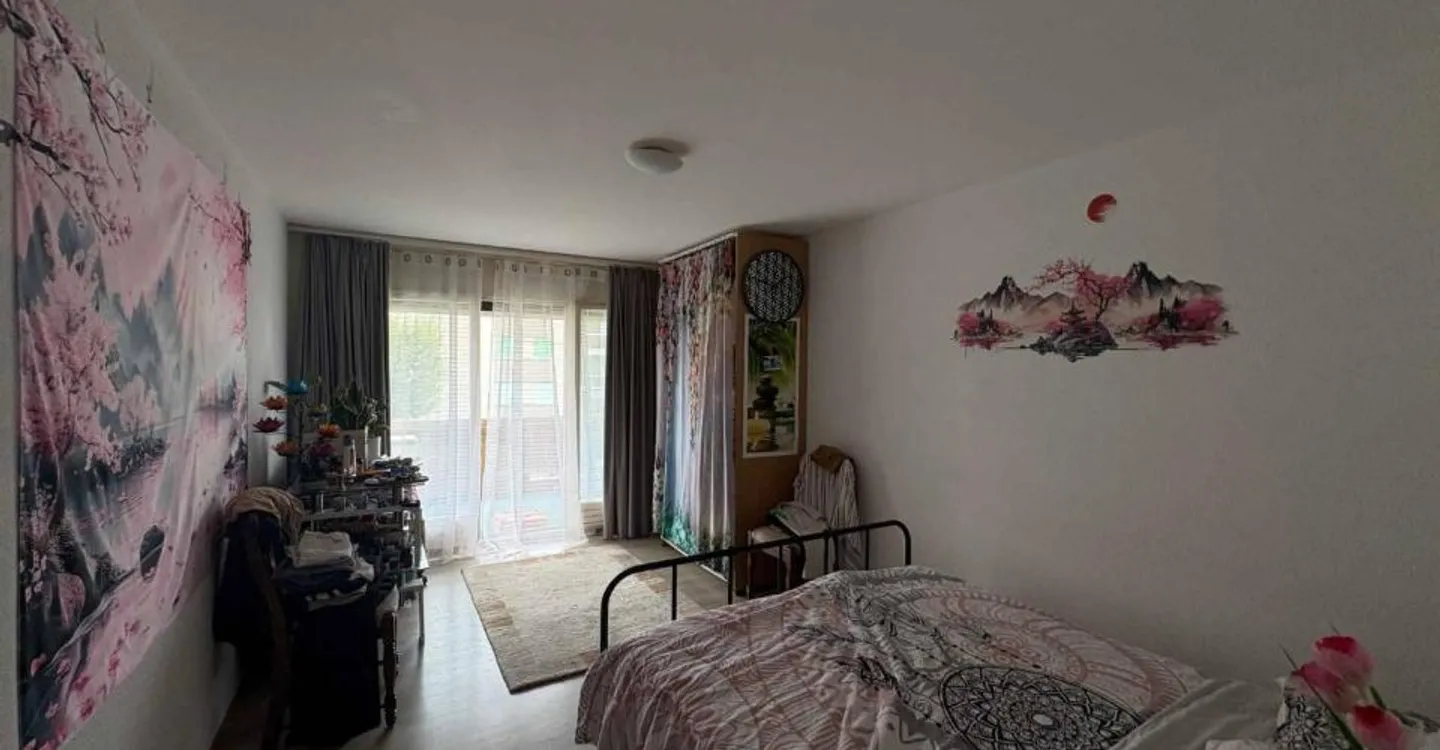Elegant 2.5 rooms with balcony in a peaceful setting - Photo 3 of 5