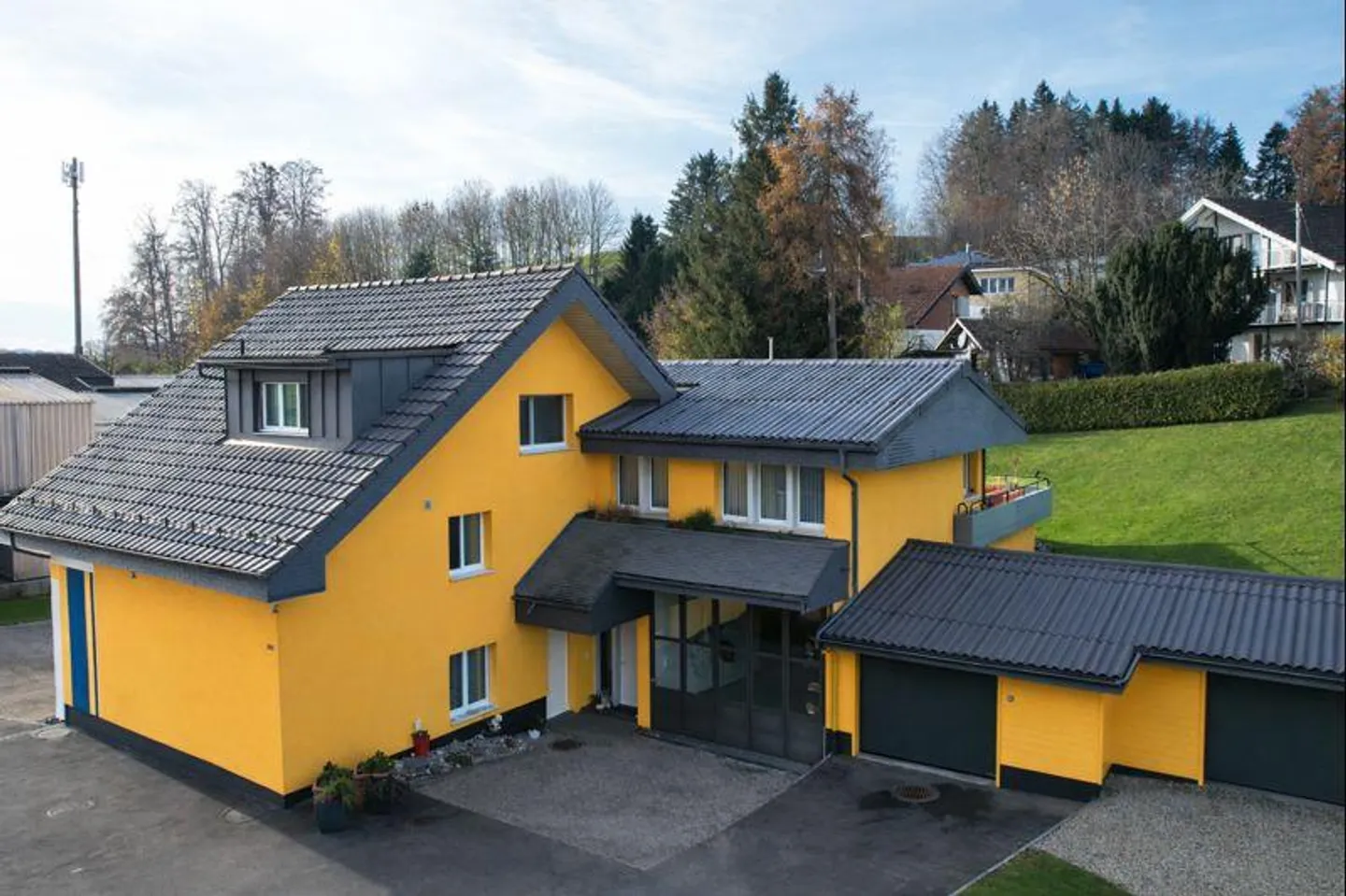 Vivre et travailler ensemble – Propriété résidentielle et commerciale polyvalente - Photo 2 sur 15