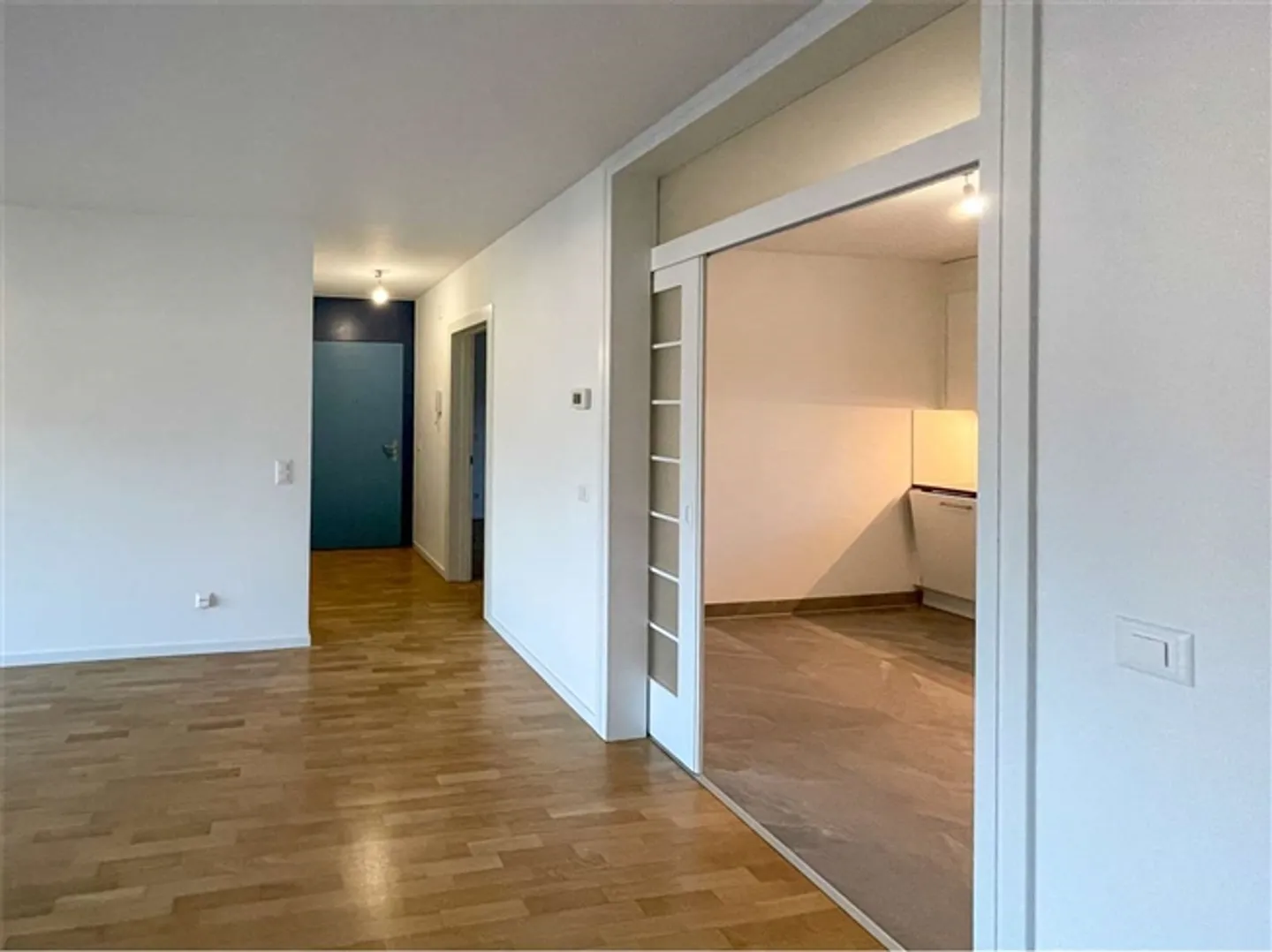 Elegante 4,5-Zimmer-Wohnung renoviert mit Terrasse in Breganzona - Foto 8 von 12