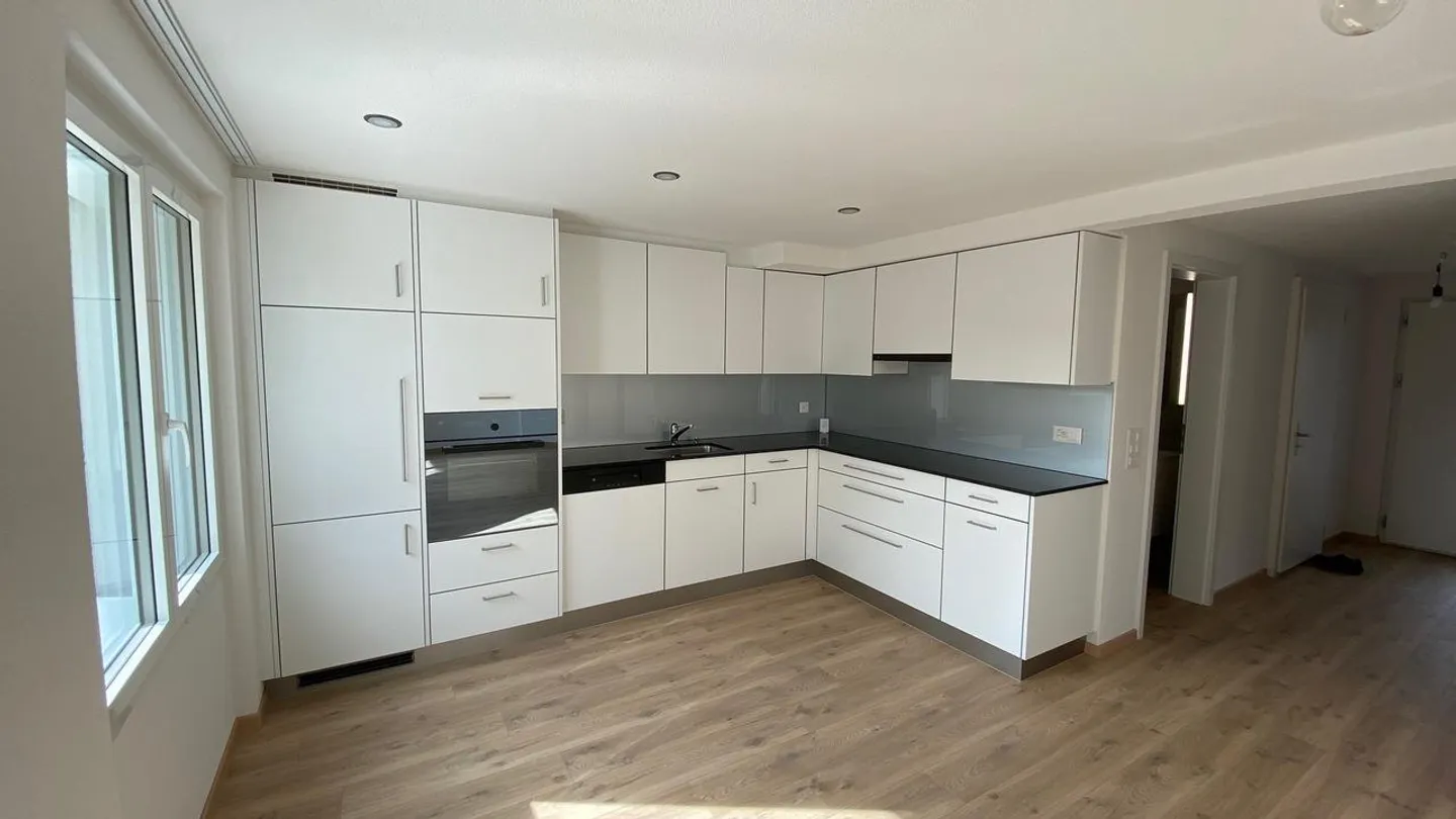 Casa unifamiliare ristrutturata di 4,5 locali a Rubigen - Foto 2 di 14