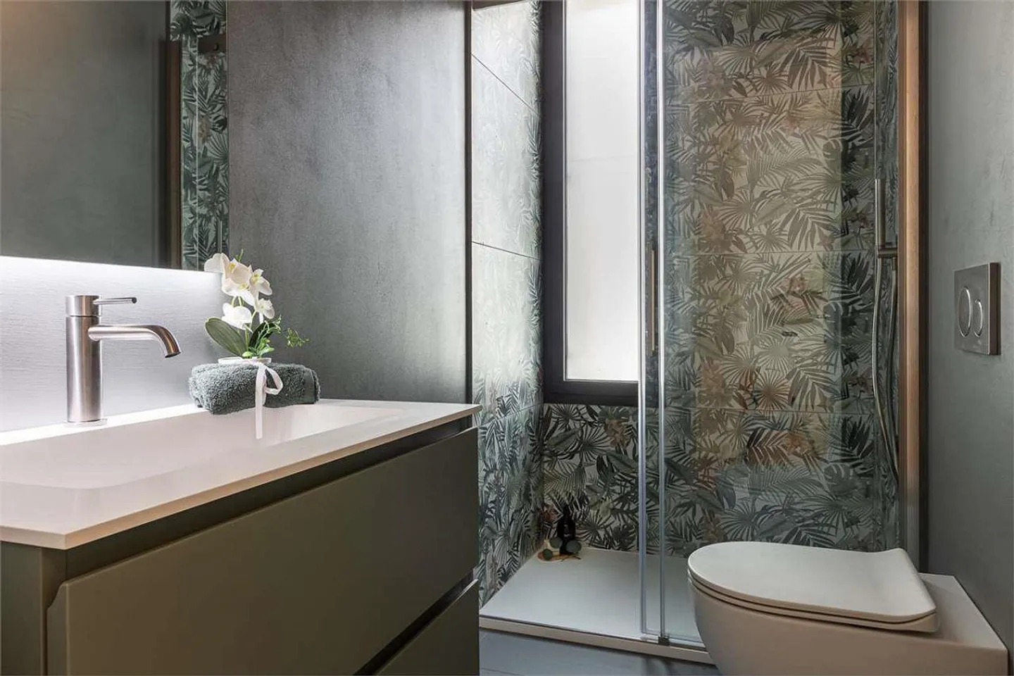 Elegance and Comfort Just Minutes from Lugano - Photo 13 of 13