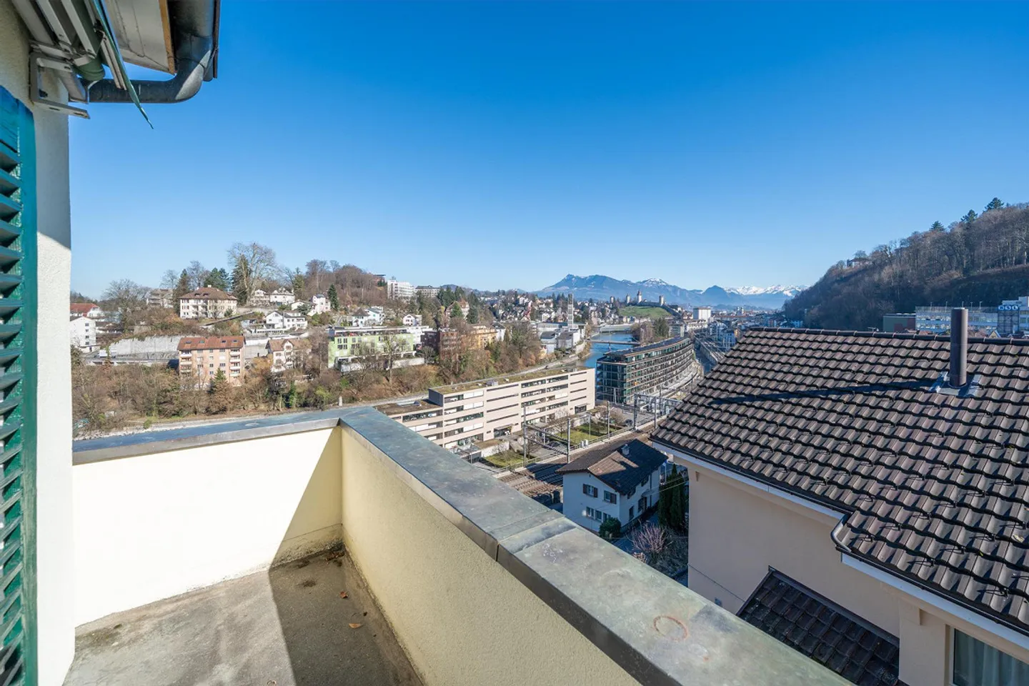 Ein Haus mit Persönlichkeit, Garten und Panorama - Foto 7 di 10
