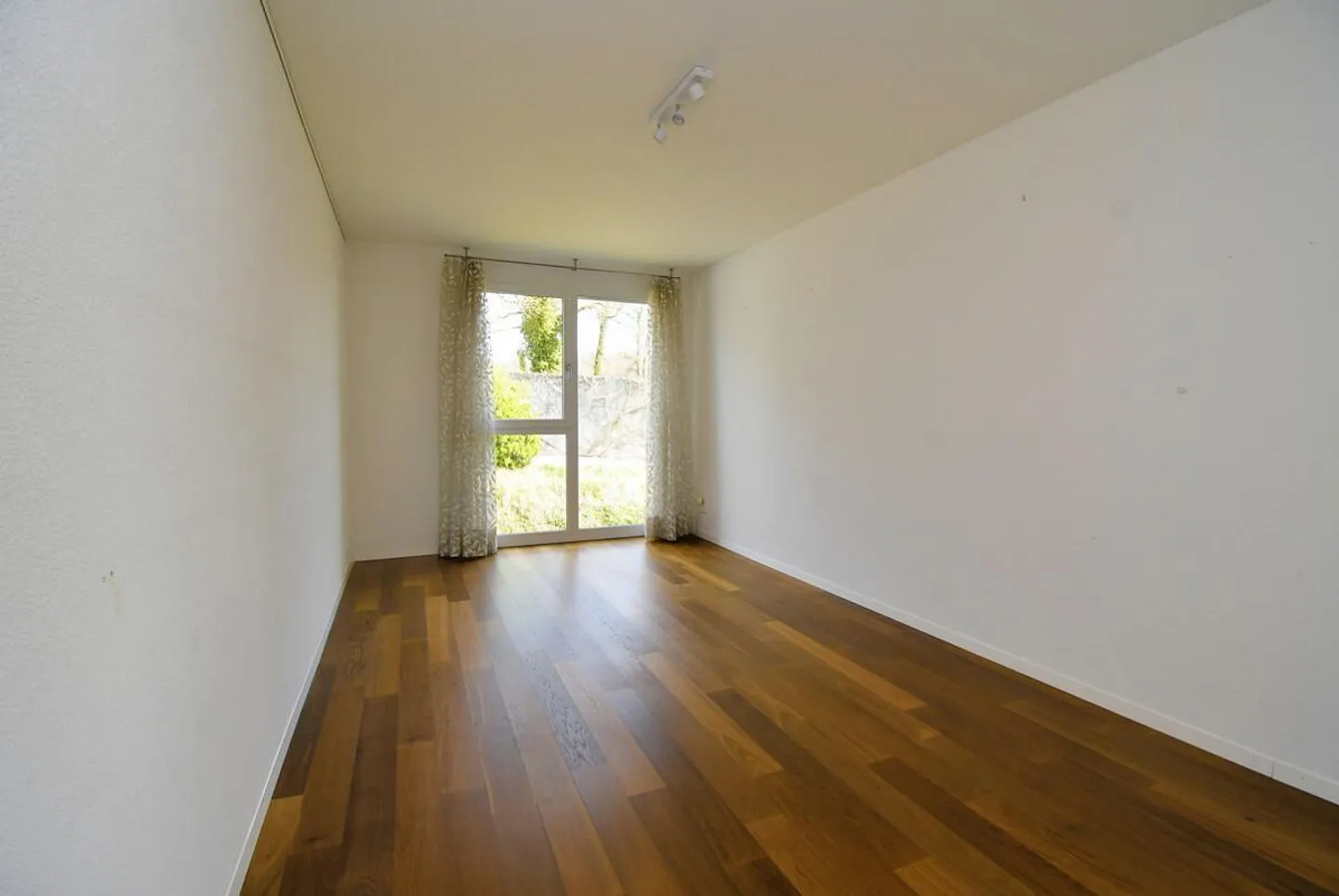 Spacious Single-Family Home with Garden and Wellness Area! - Photo 5 of 19