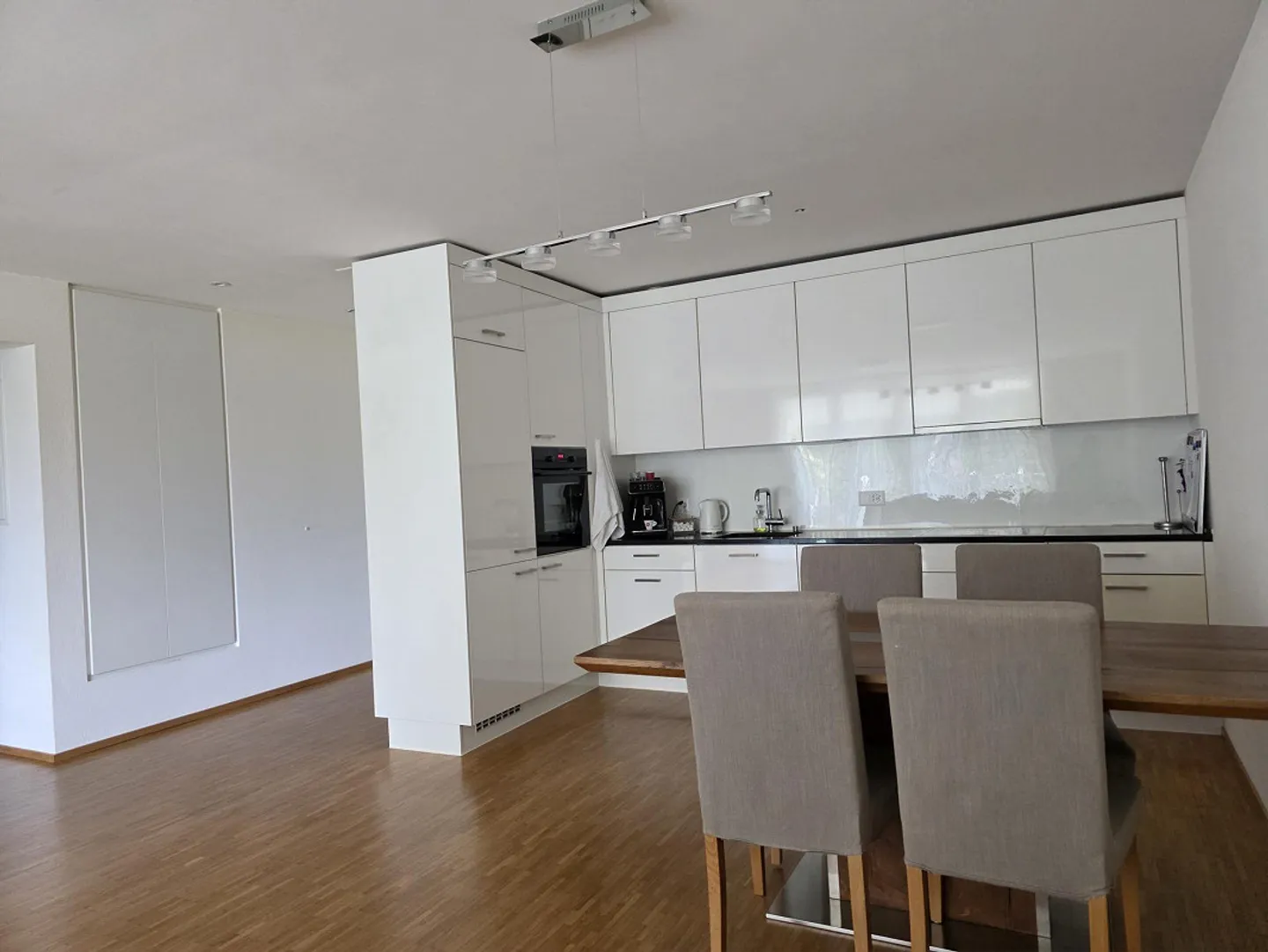 Geräumige 3.5 Zimmer Wohnung - Foto 2 von 8