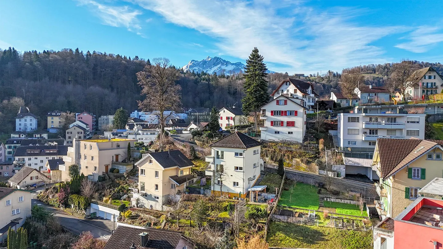 Ein Haus mit Persönlichkeit, Garten und Panorama - Foto 9 di 10