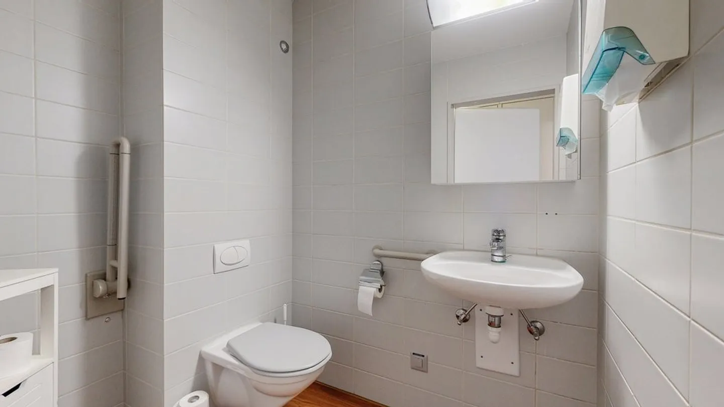 Spacious Office Space in Dübendorf - Photo 7 of 12