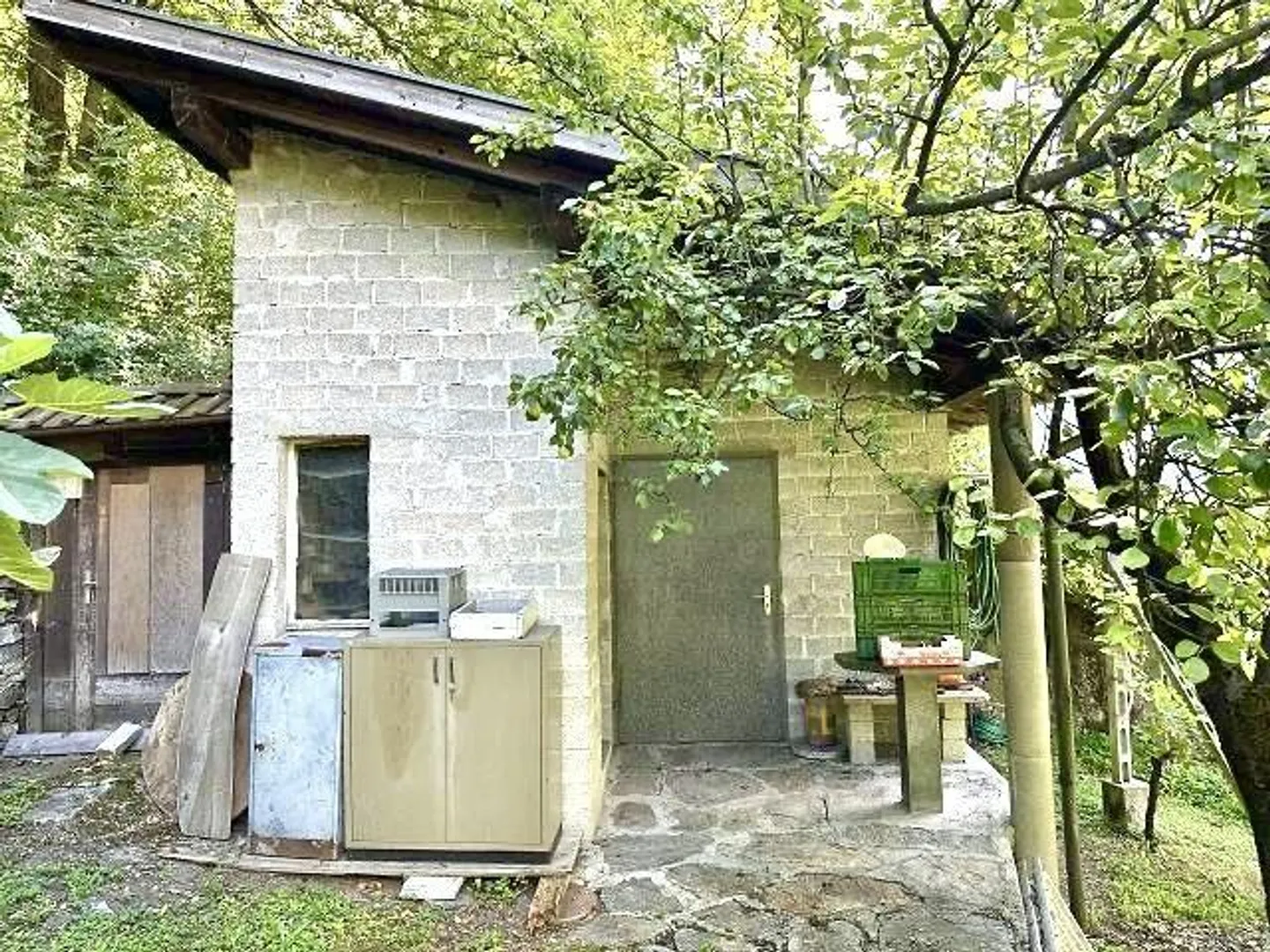Building land of 925 m2 and property with house, vineyard and meadow... - Photo 12 of 21