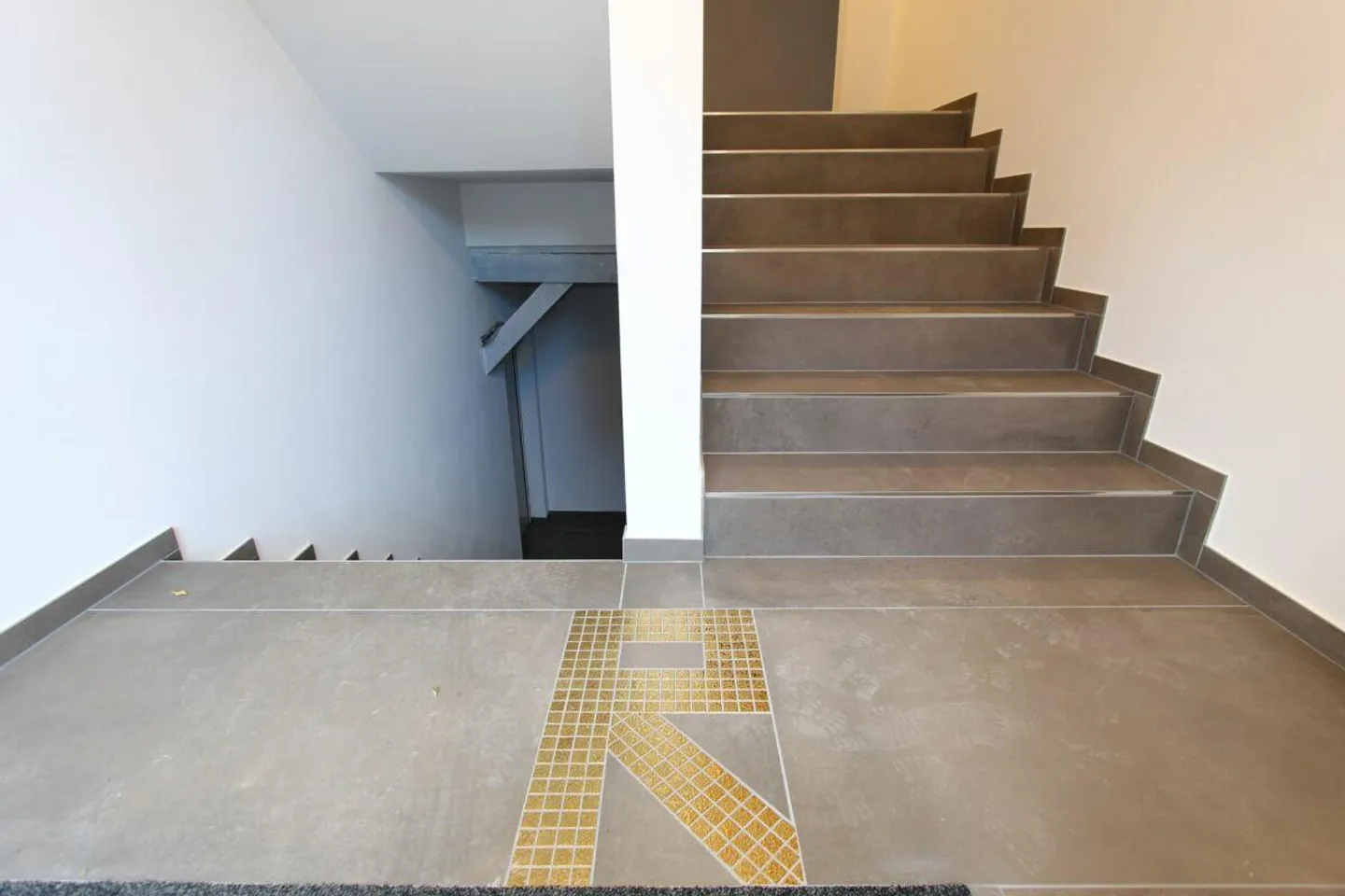 Casa multifamiliare completamente affittata - Opportunità di investimento attraente - Foto 17 di 18