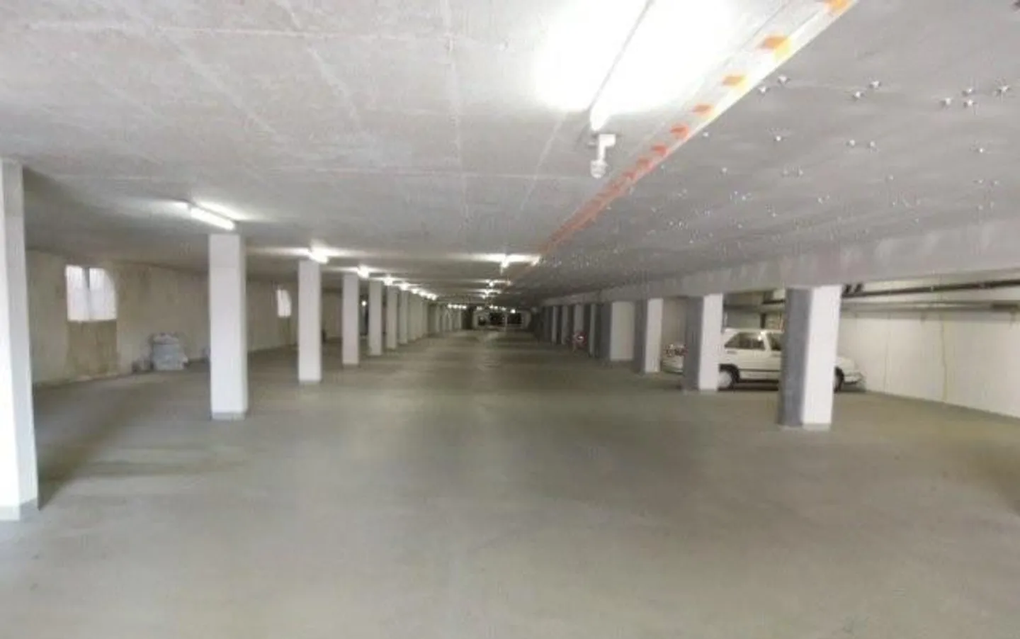 Posto auto in un garage chiuso cercasi? - Foto 2 di 2