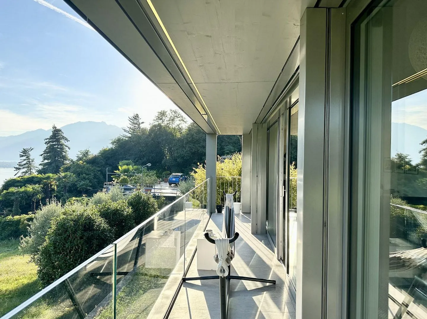 Panoramavilla mit Seeblick und einzigartigem Design – Via Mondacce, Minusio - Foto 10 von 13