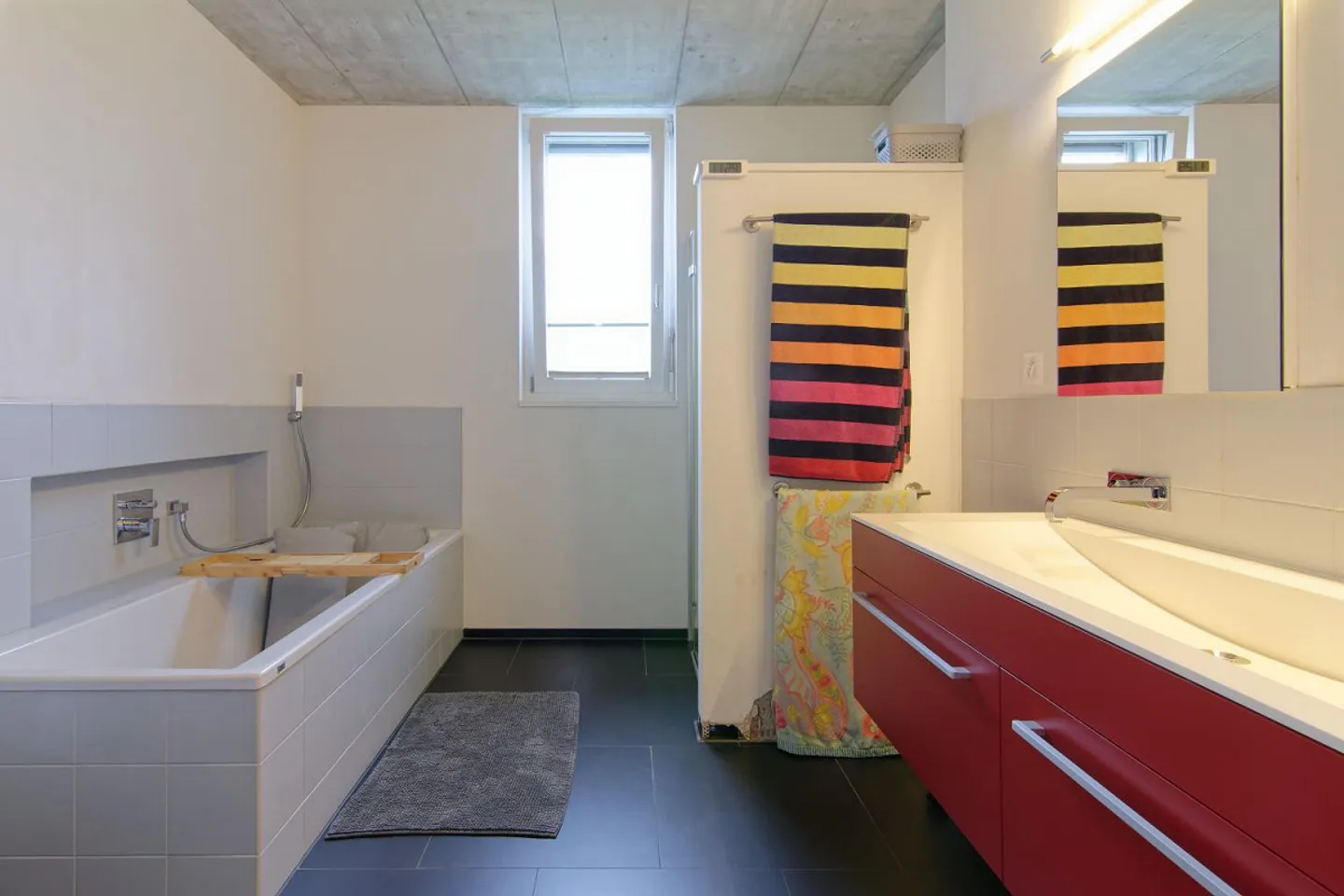 6.5-Room Bungalow with Double Garage - Photo 6 of 8