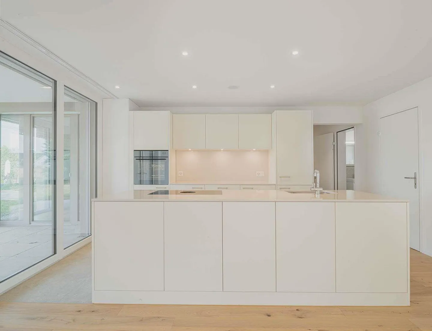 High-quality new apartments in the heart of Dachsen - Photo 2 of 11