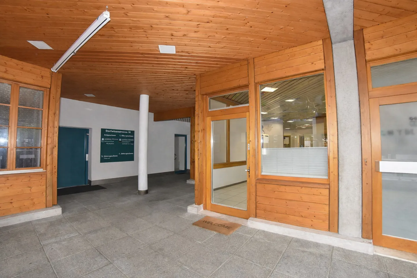 Ufficio 1-4 persone con archivio/sottosuolo - Parcheggi clienti gratuiti - Foto 7 di 10