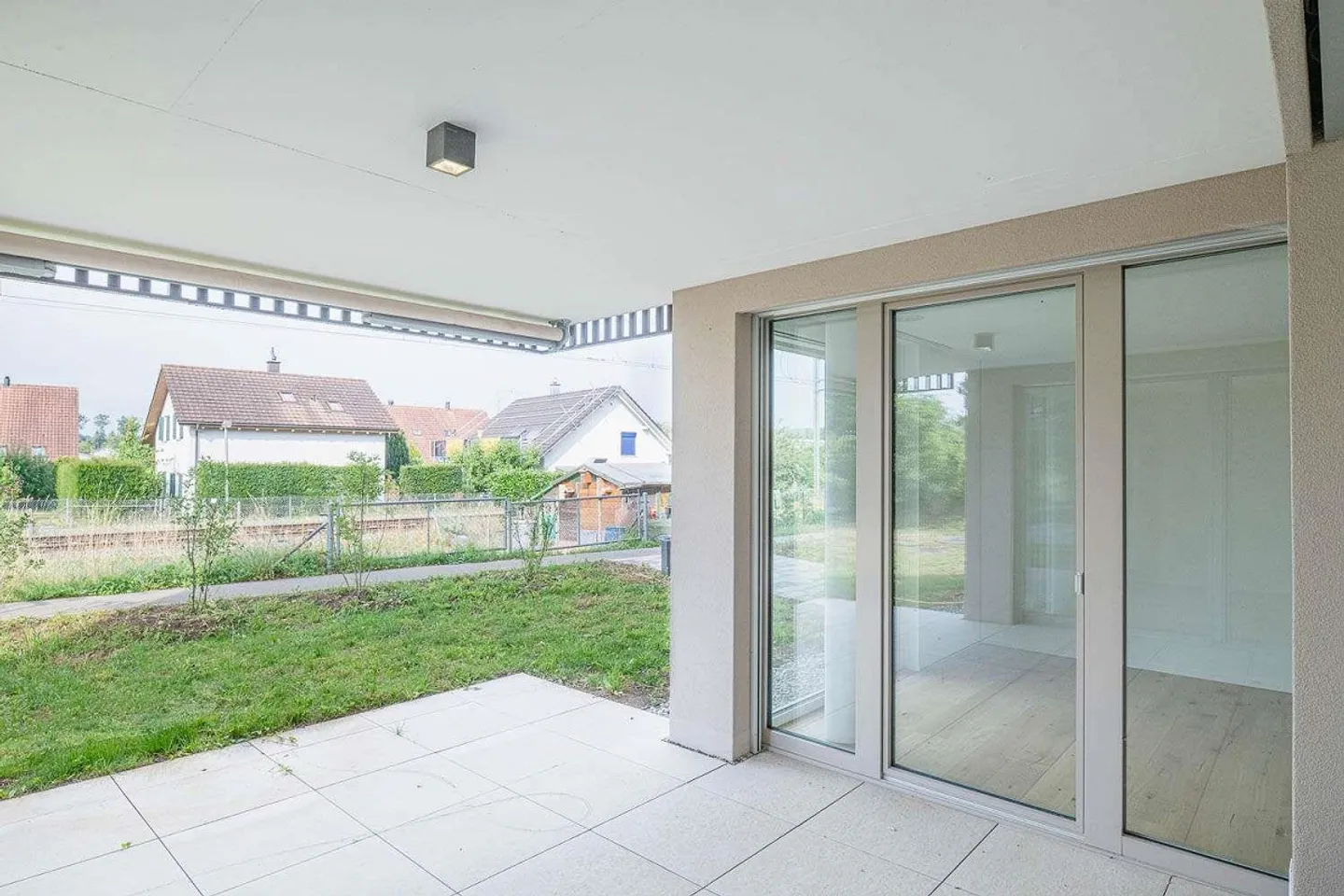 High-quality new apartments in the heart of Dachsen - Photo 7 of 11