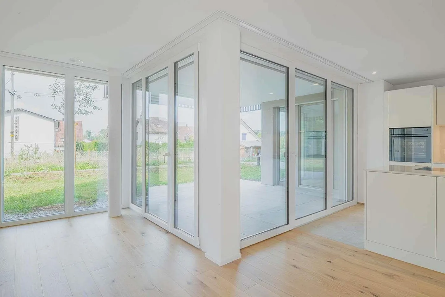 High-quality new apartments in the heart of Dachsen - Photo 5 of 11