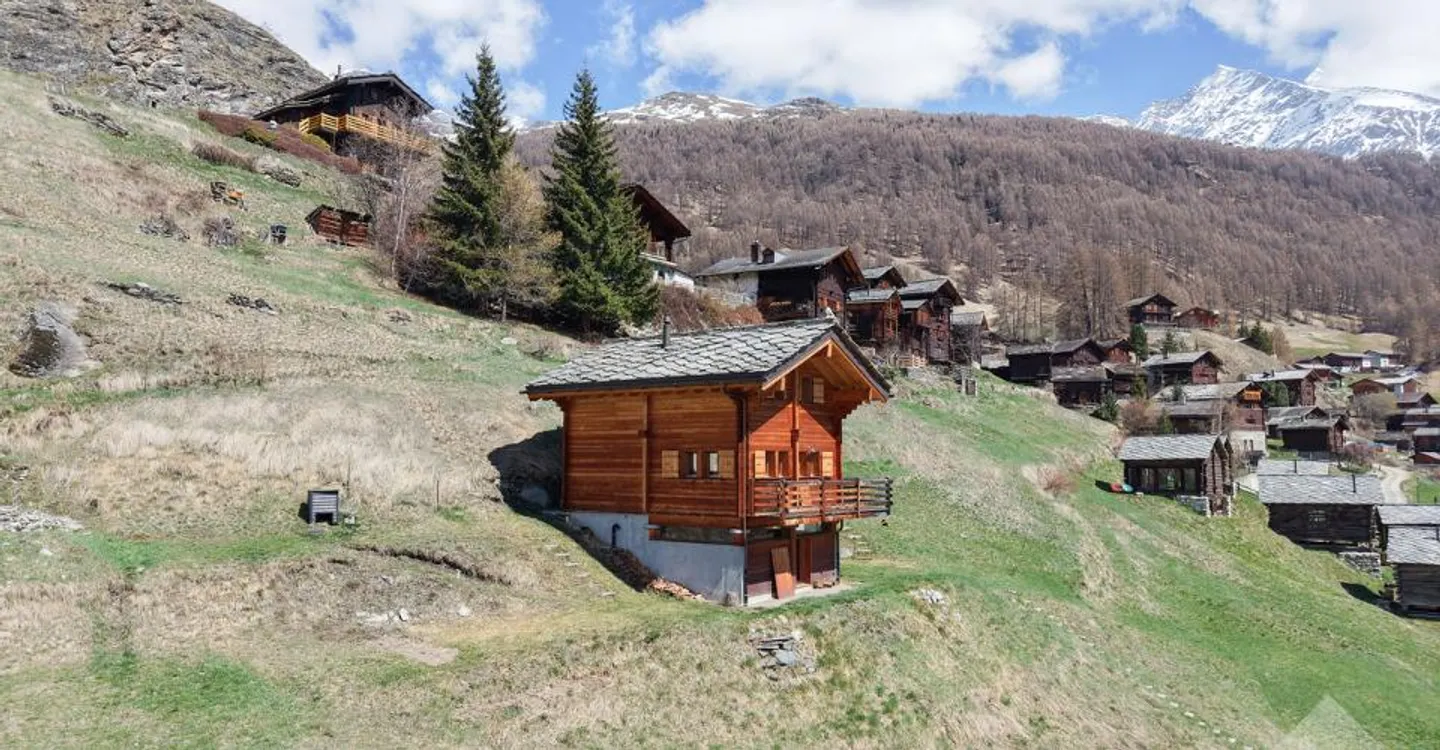 Magnificent chalet in La Forclaz - Photo 1 of 12
