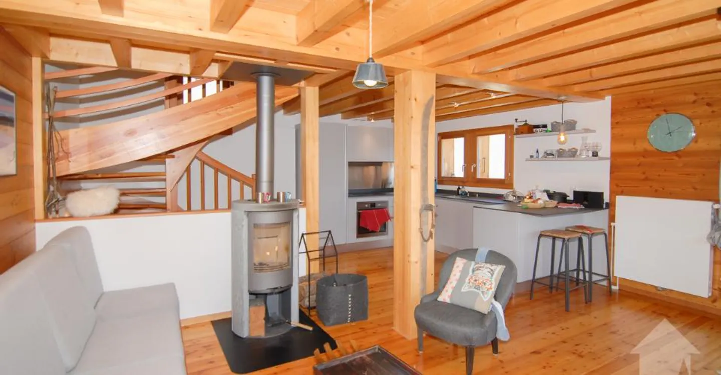 Magnificent chalet in La Forclaz - Photo 2 of 12