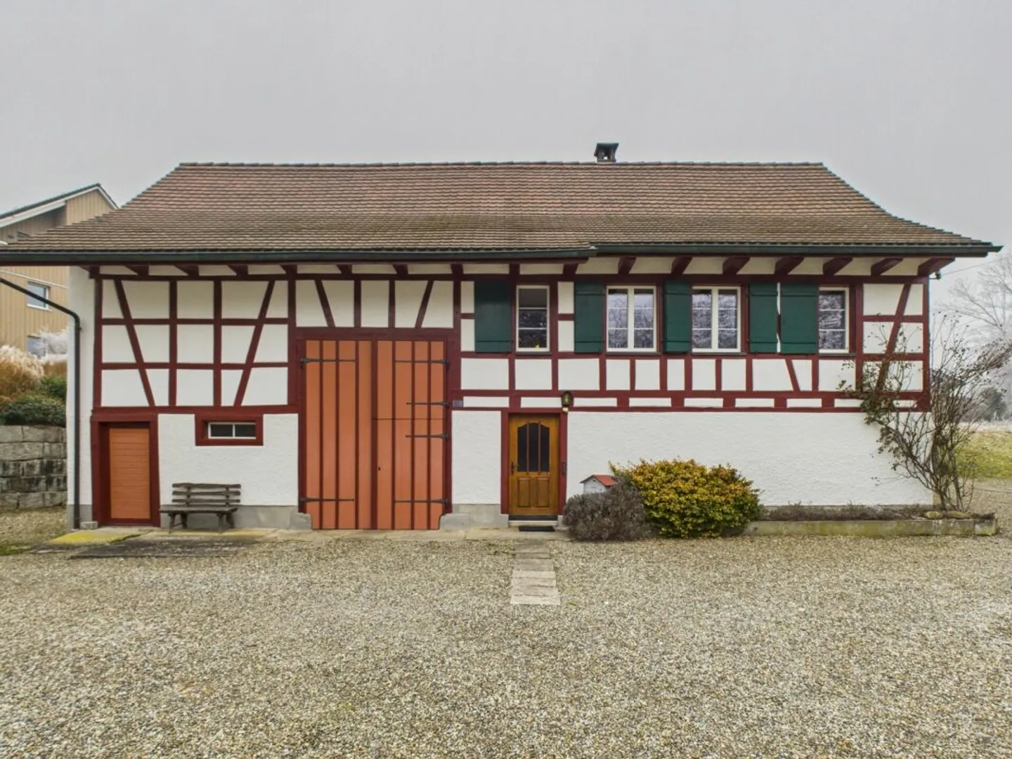 Petite vieille maison individuelle à colombages - Photo 1 sur 12