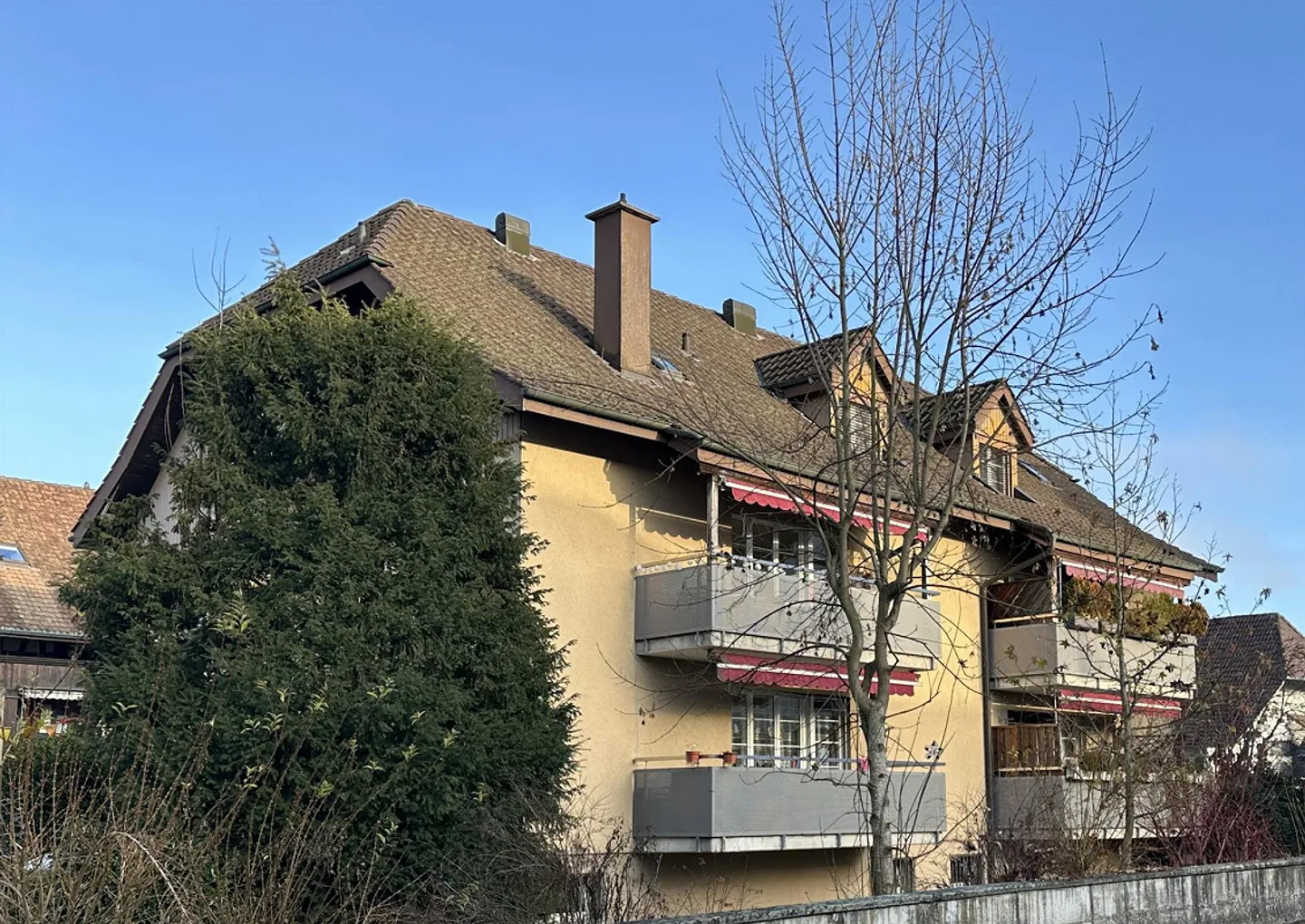 Appartamento 4.5 locali al piano rialzato, vicino al centro di Langenthal - Foto 1 di 12