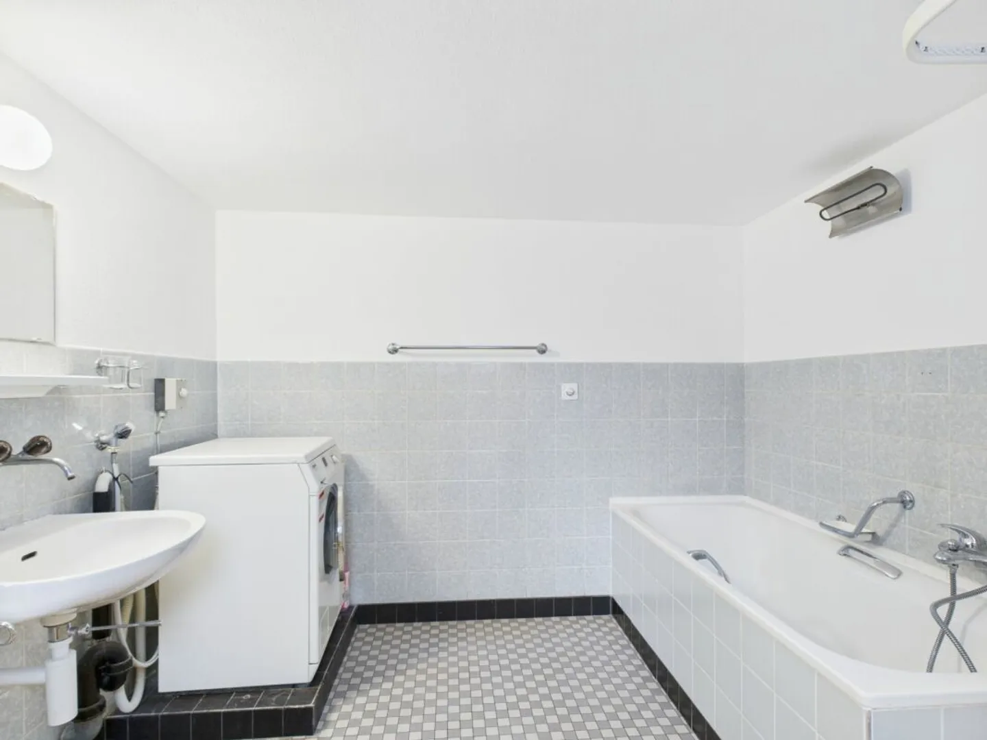 Petite vieille maison individuelle à colombages - Photo 5 sur 12