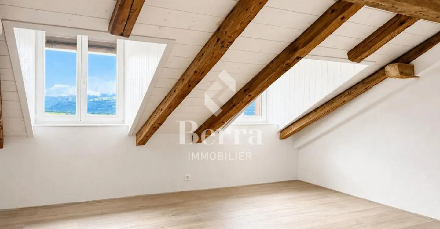 Charmant Appartement en Attique - Photo 3 sur 11