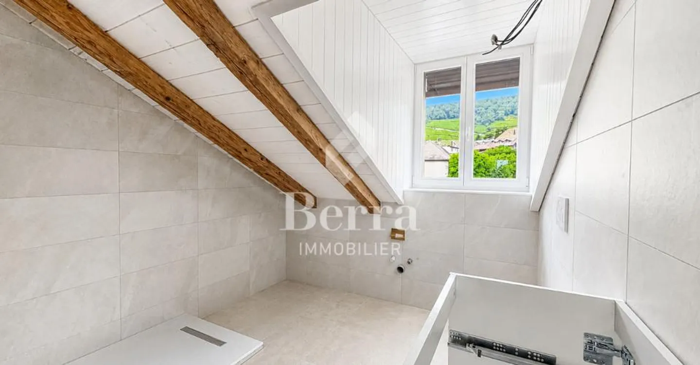 Charmant Appartement en Attique - Photo 4 sur 11