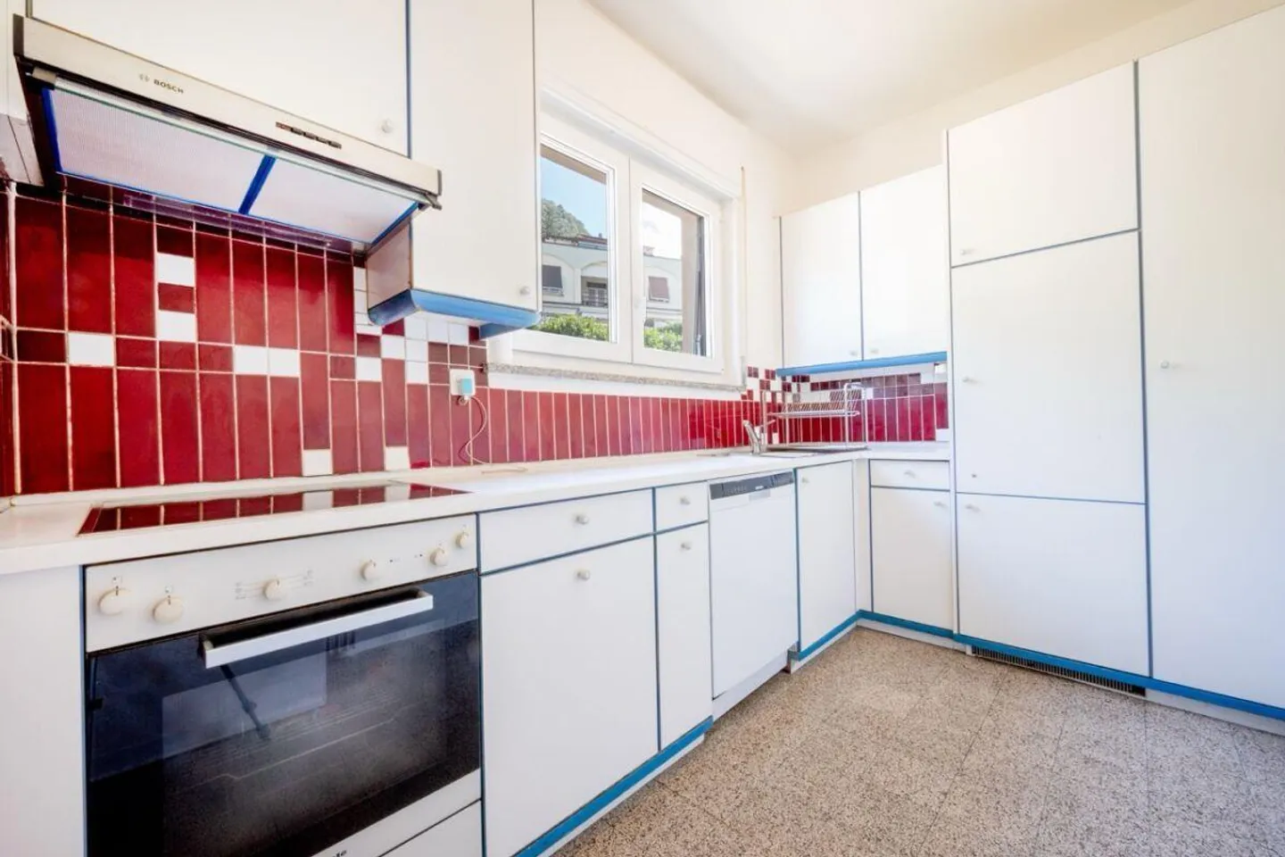 Maison ensoleillée avec un grand potentiel - Photo 9 sur 9