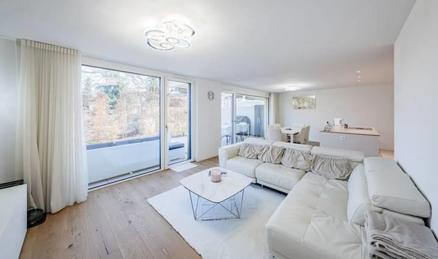 Clever and Nearly New Garden Apartment - Photo 3 of 9