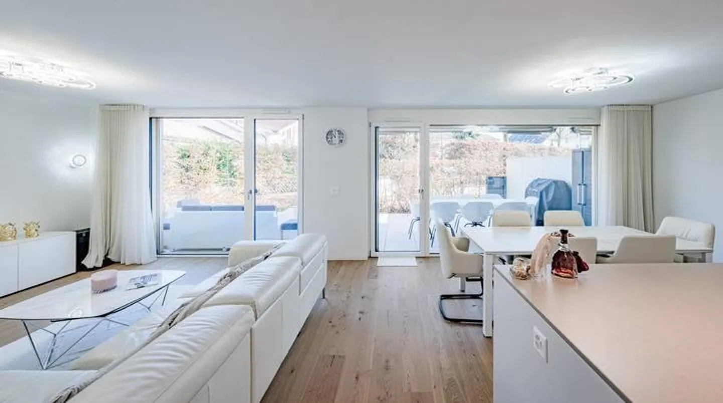 Clever and Nearly New Garden Apartment - Photo 6 of 9