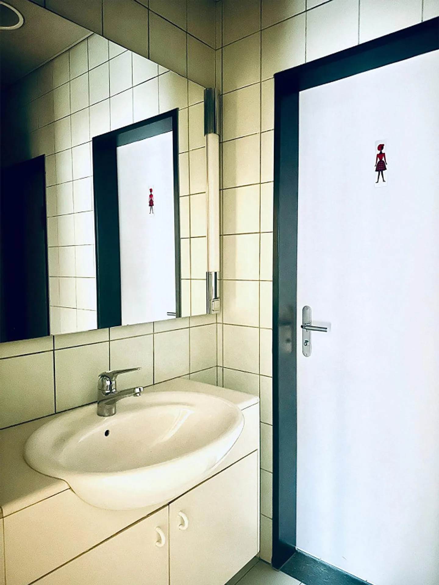 Ufficio Moderno in Posizione Centrale - Foto 7 di 12
