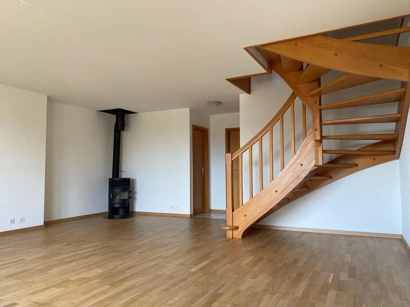 Appartement 5 pièces - Photo 2 sur 11