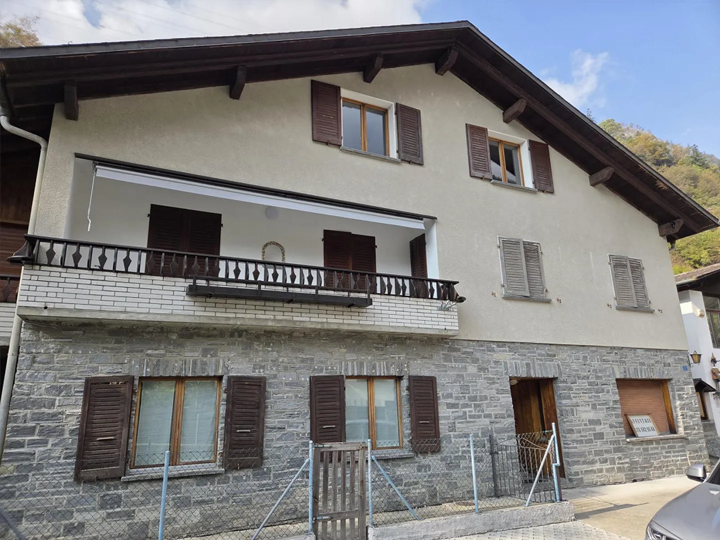 6 ROOMS IN SOAZZA - Photo 1 of 18