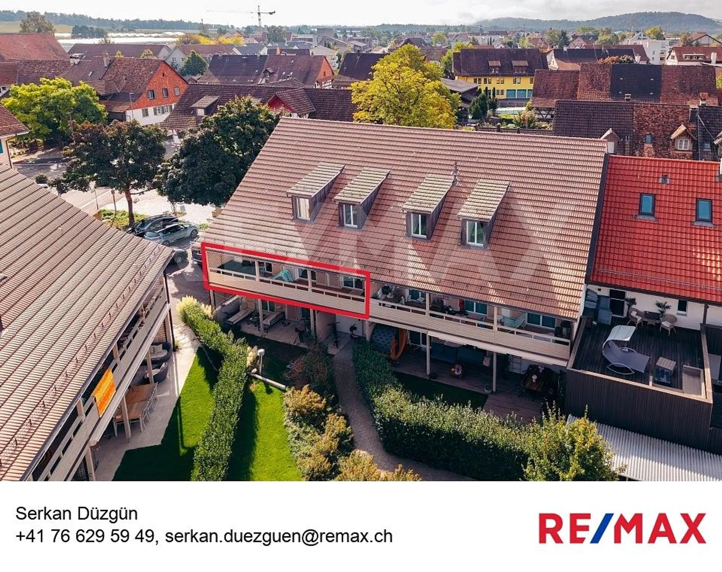 Moderno appartamento di 3,5 stanze con grande balcone nel cuore di Rafz - Foto 1 di 13