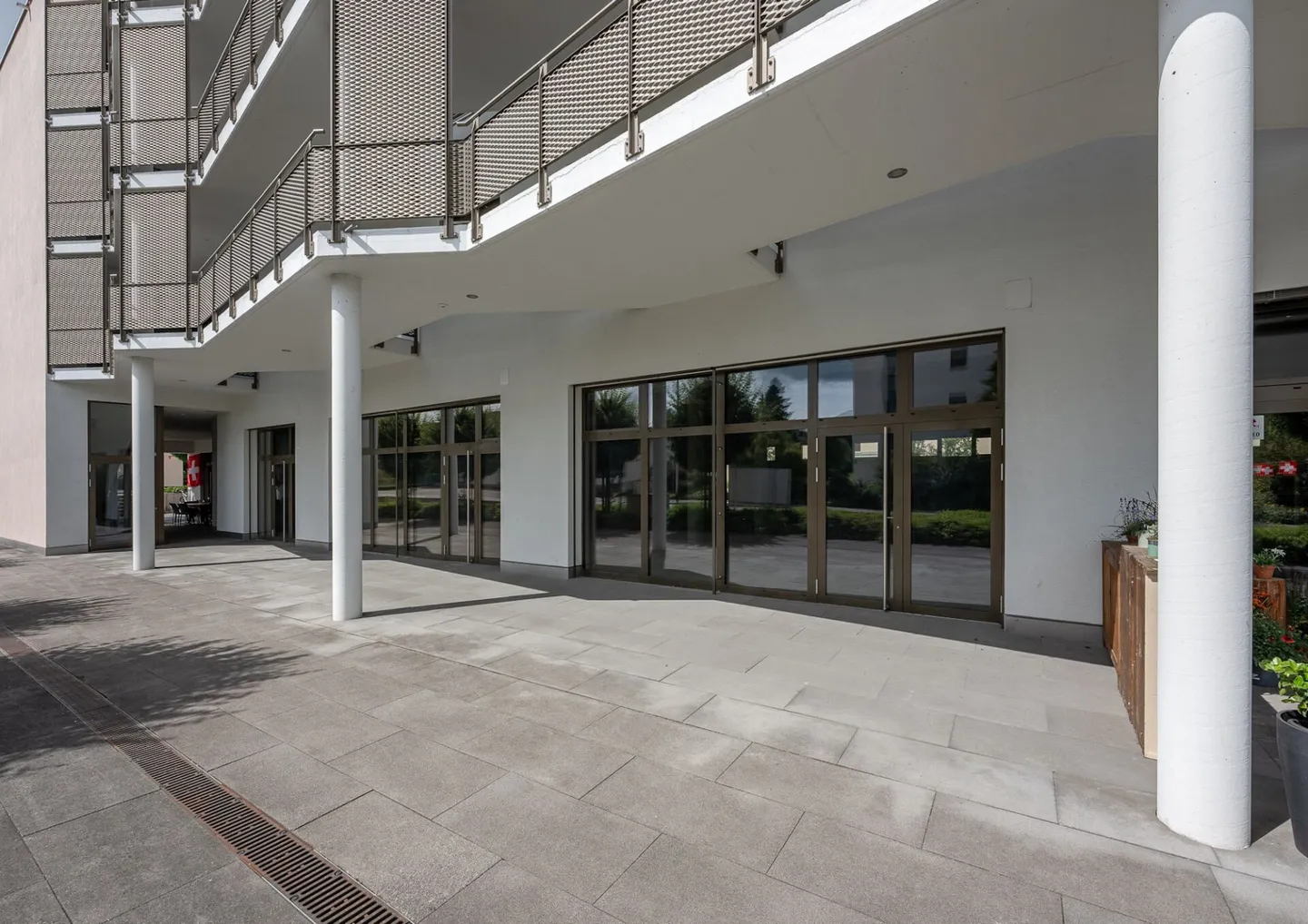 Retail Space Dorfstrasse | 93 m² - Photo 1 of 14