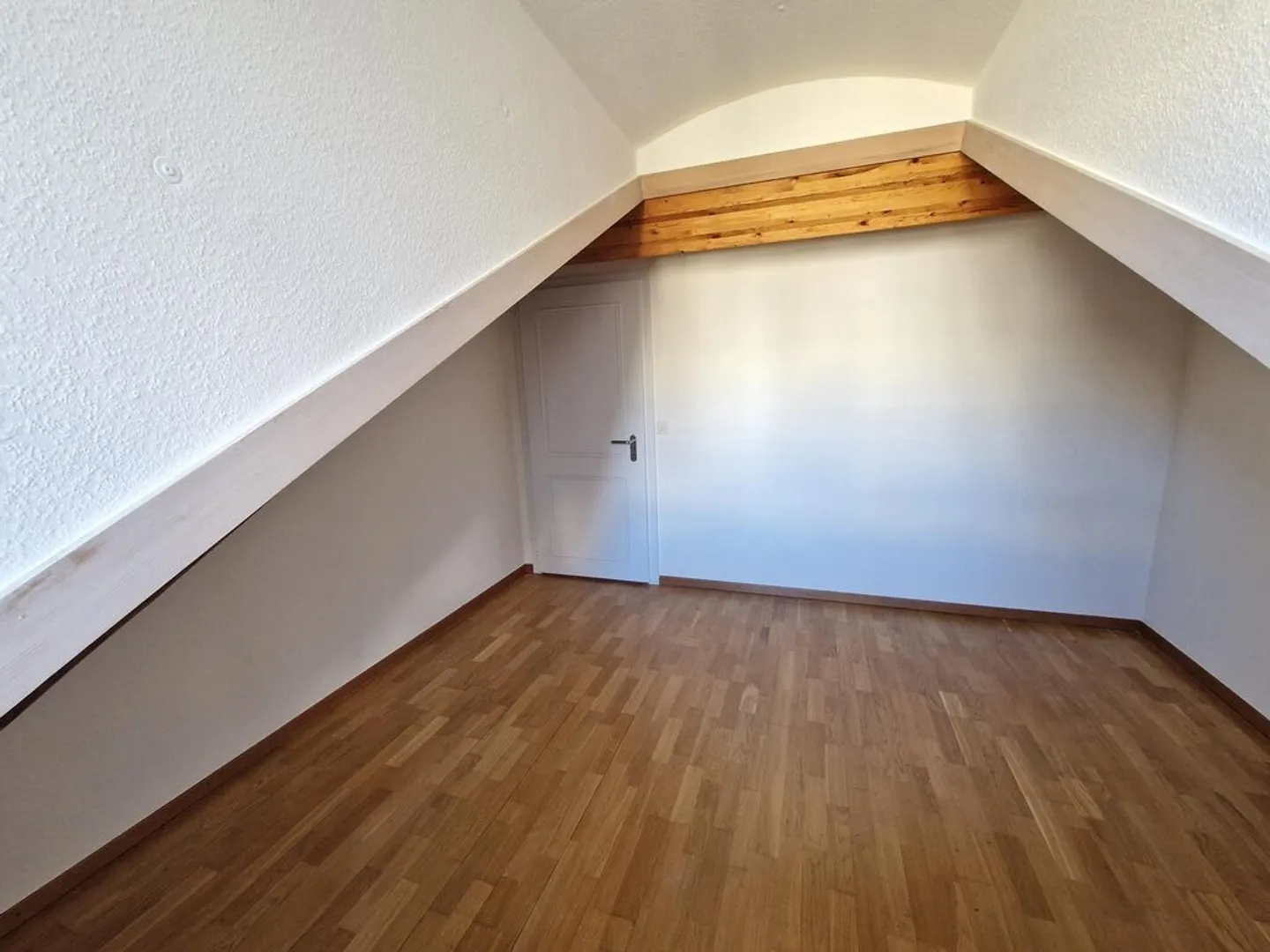 Appartement de 3,5 pièces dans les combles - Photo 6 sur 8