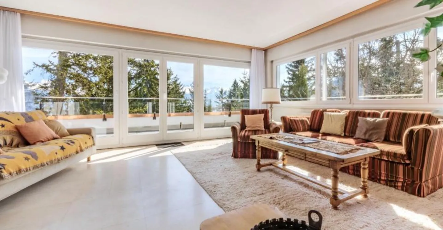 Extraordinary Property - Villa in Preferred Location - Photo 2 of 12