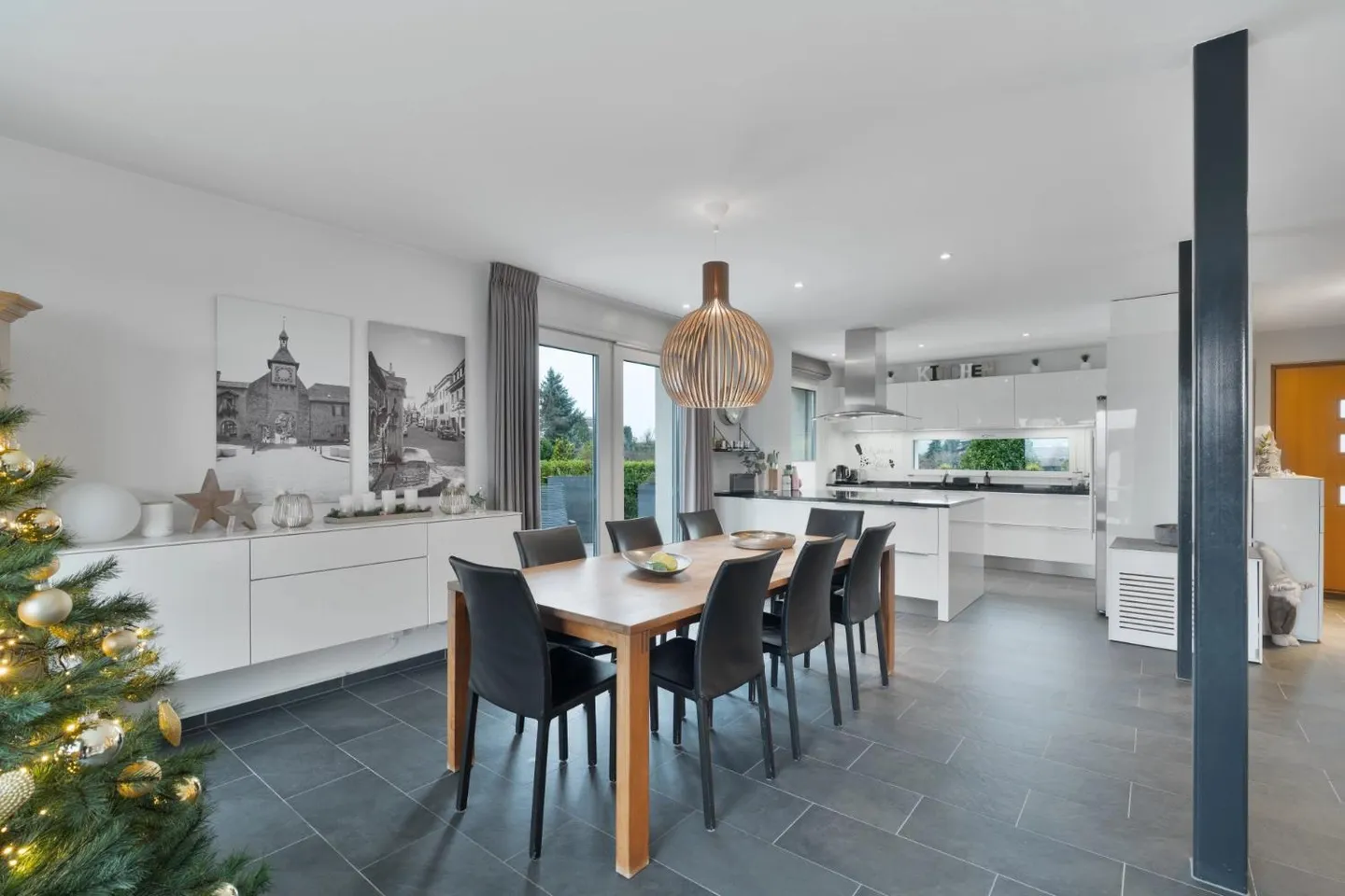 Elegante Doppelhaushälfte mit Panoramablick auf den See und die Alpen - Foto 4 von 13